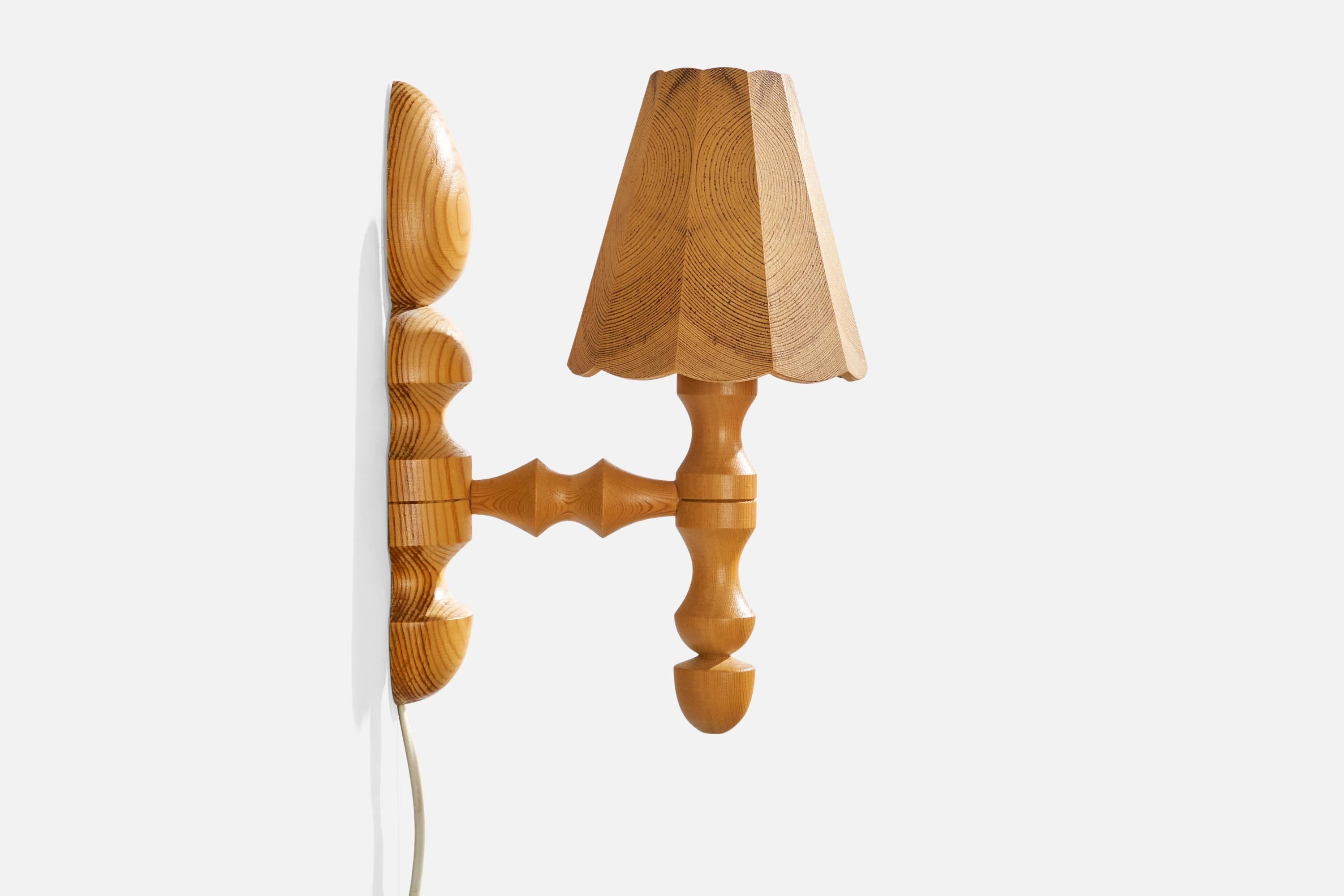Fin du 20e siècle Designer suédois, lampes murales, pin, Suède, années 1970 en vente