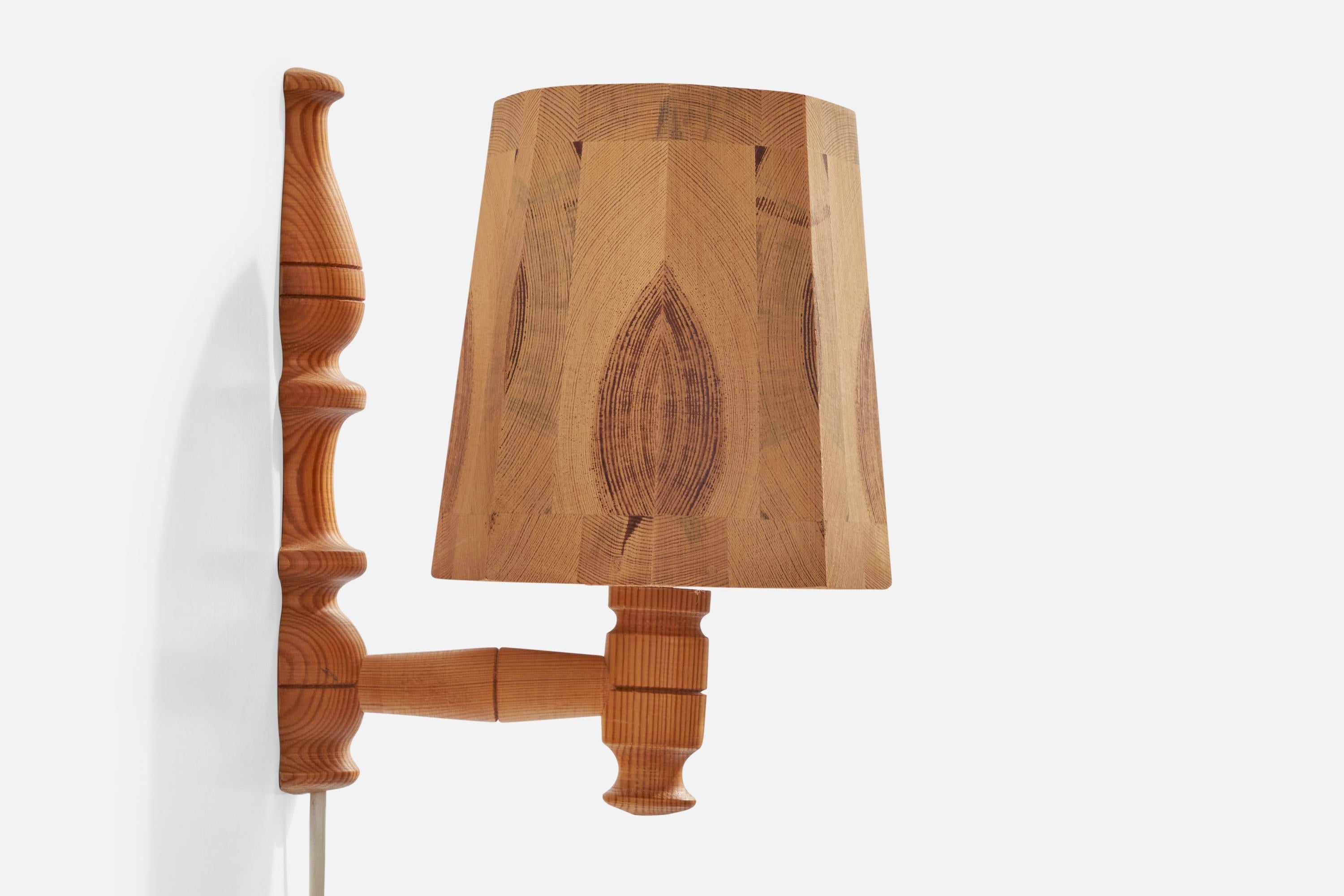 Fin du 20e siècle Designer suédois, lampes murales, pin, Suède, années 1970 en vente