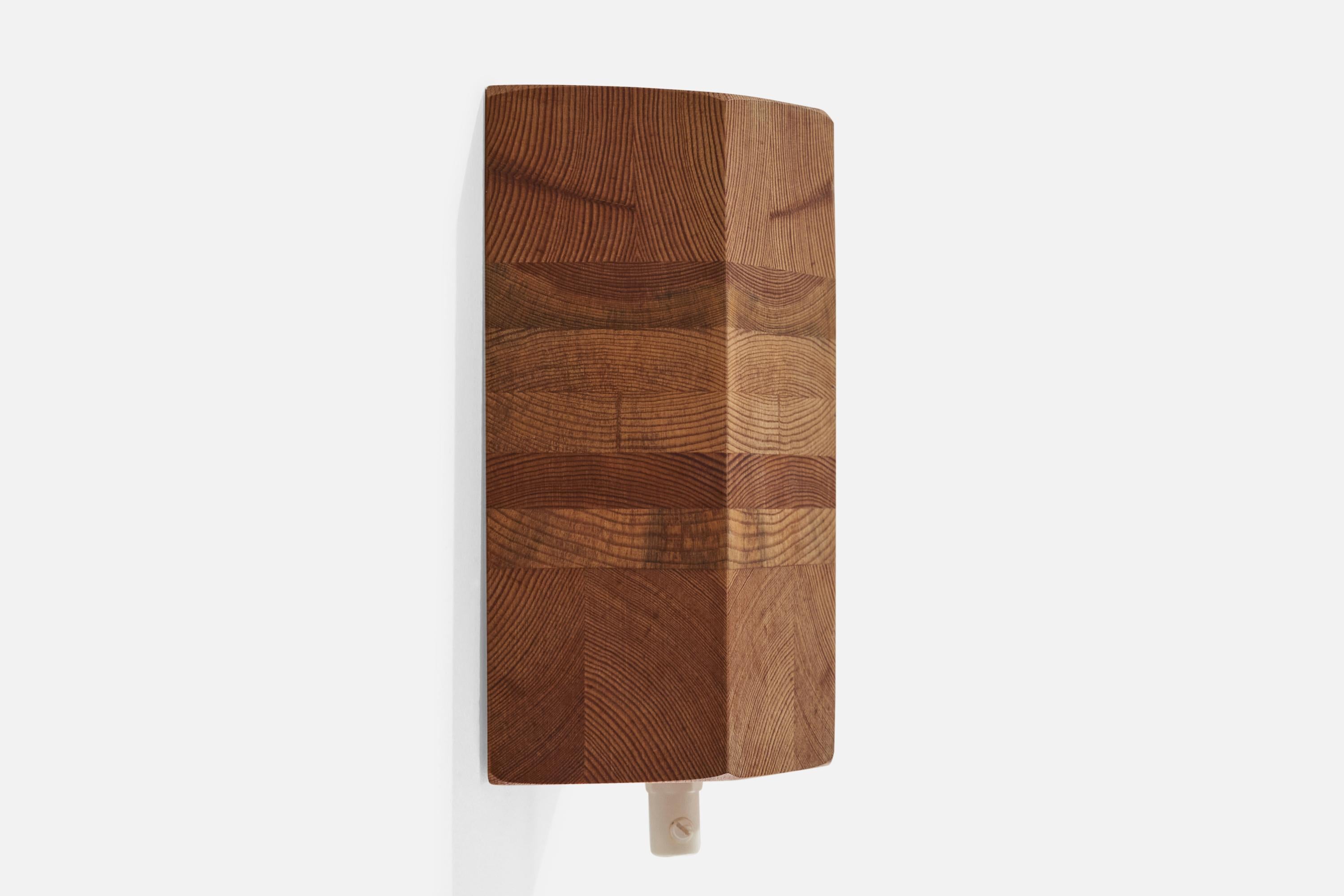Pin Designer suédois, lampes murales, pin, Suède, années 1970 en vente