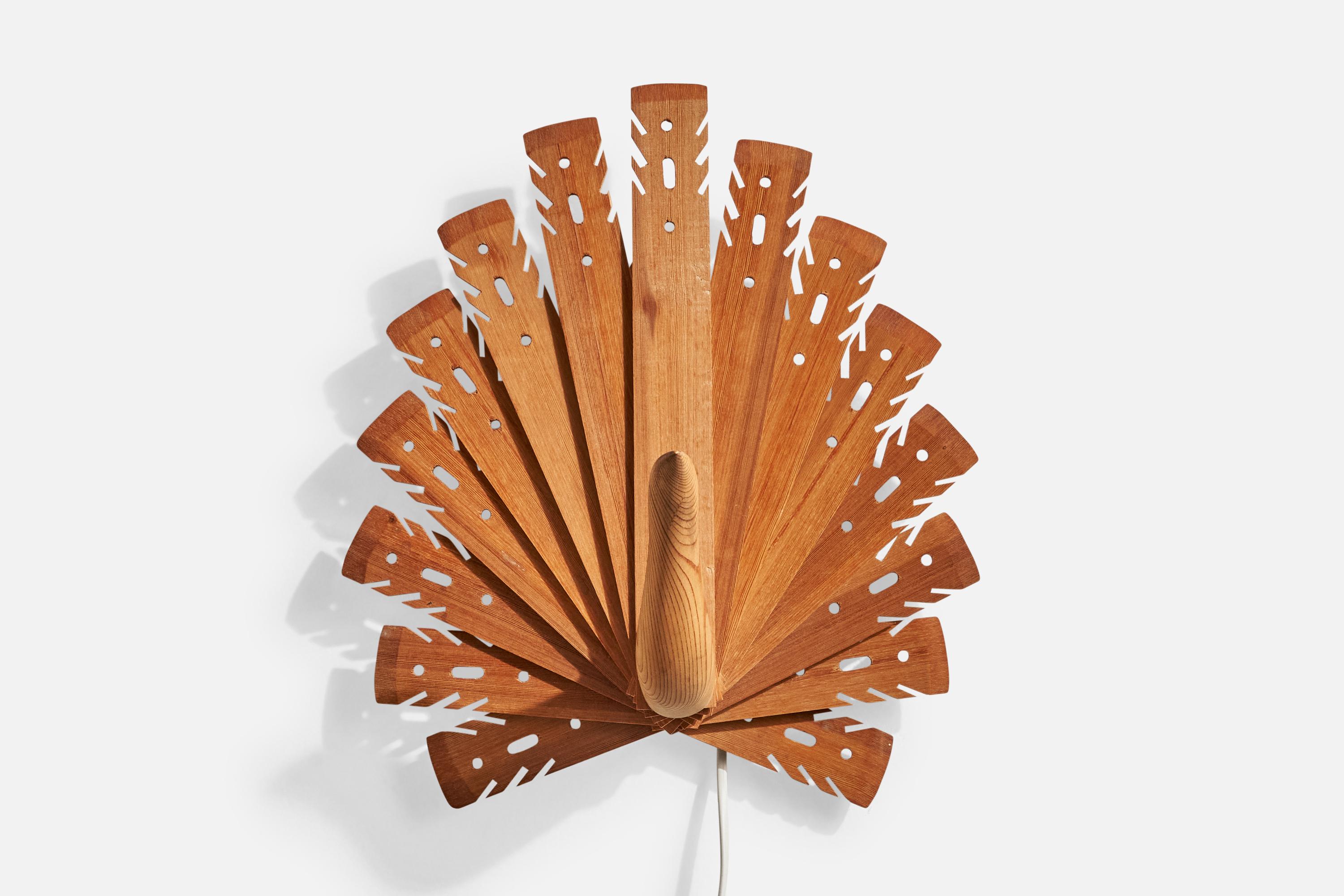 Pin Designer suédois, lampes murales, pin, Suède, années 1970 en vente