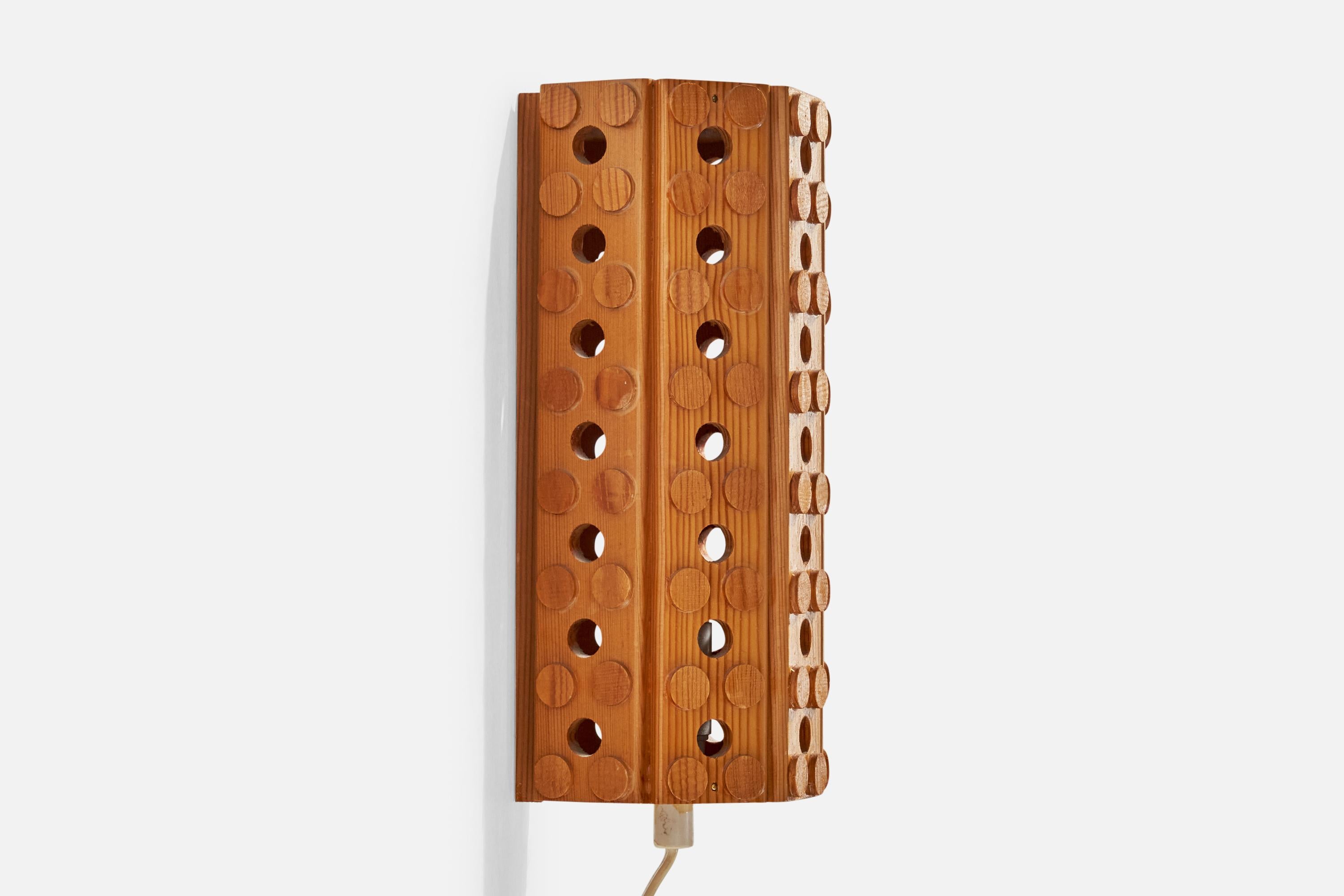 Pin Designer suédois, lampes murales, pin, Suède, années 1970 en vente