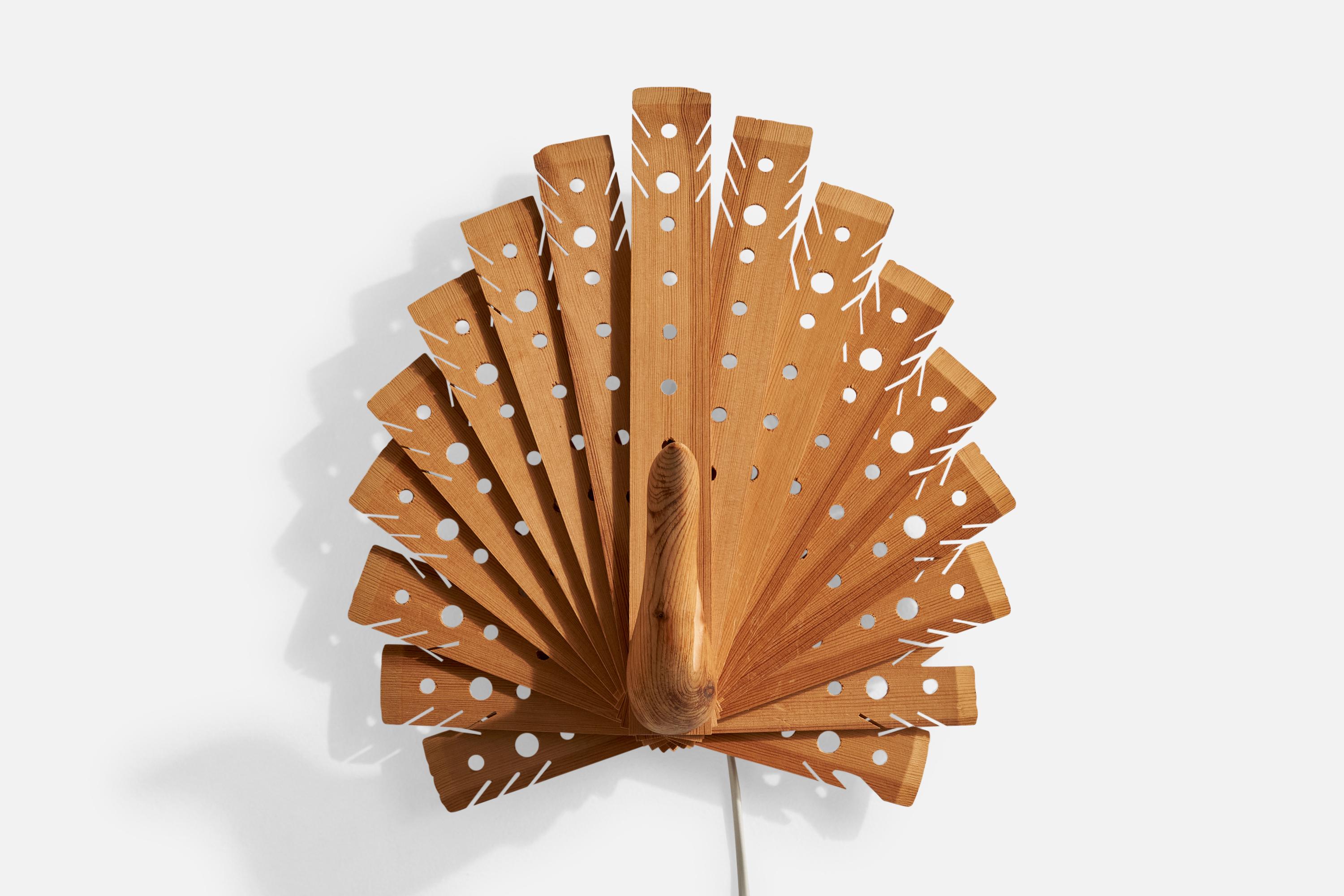 Designer suédois, lampes murales, pin, Suède, années 1970 en vente 1