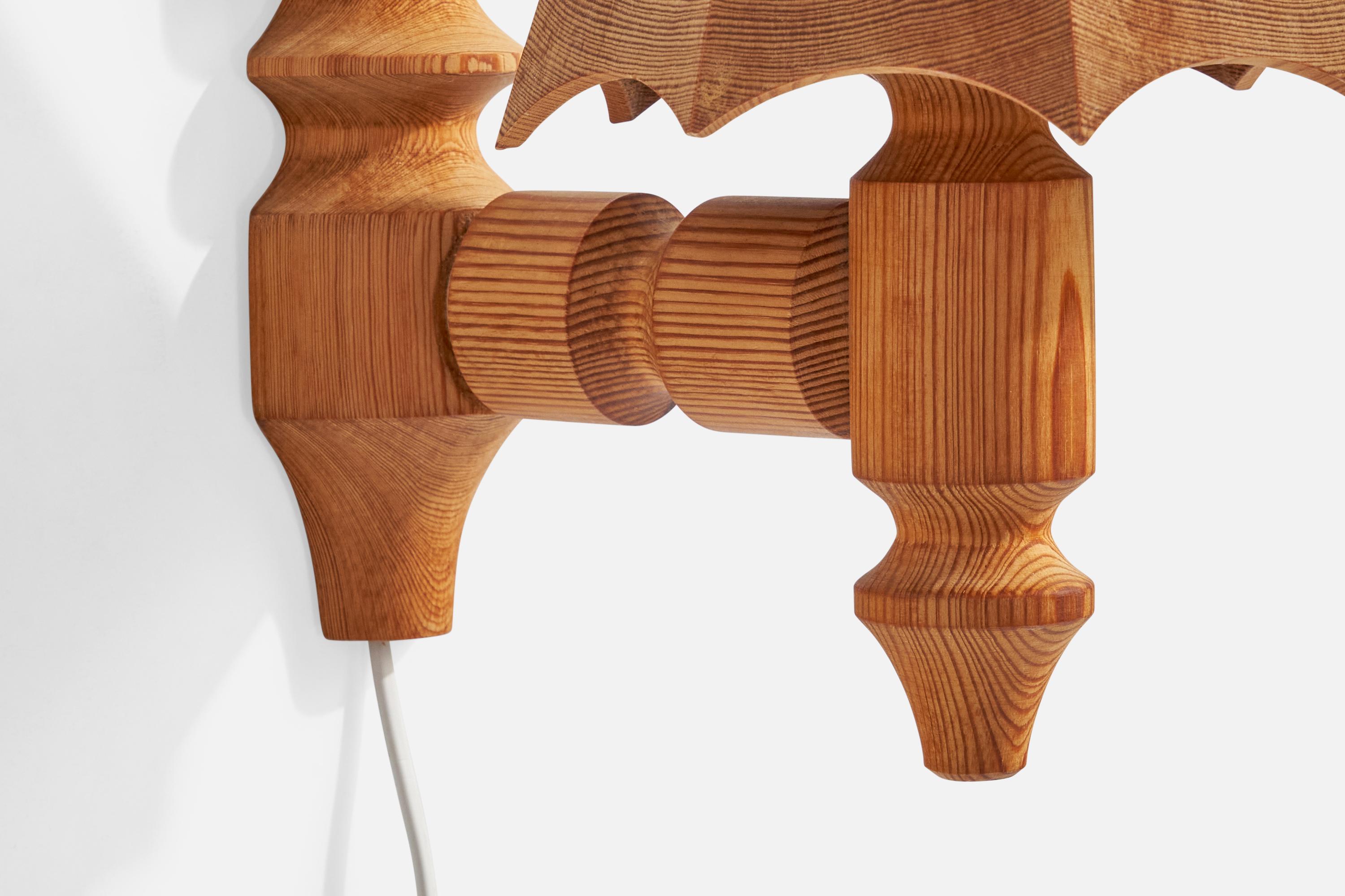 Designer suédois, lampes murales, pin, Suède, années 1970 en vente 1