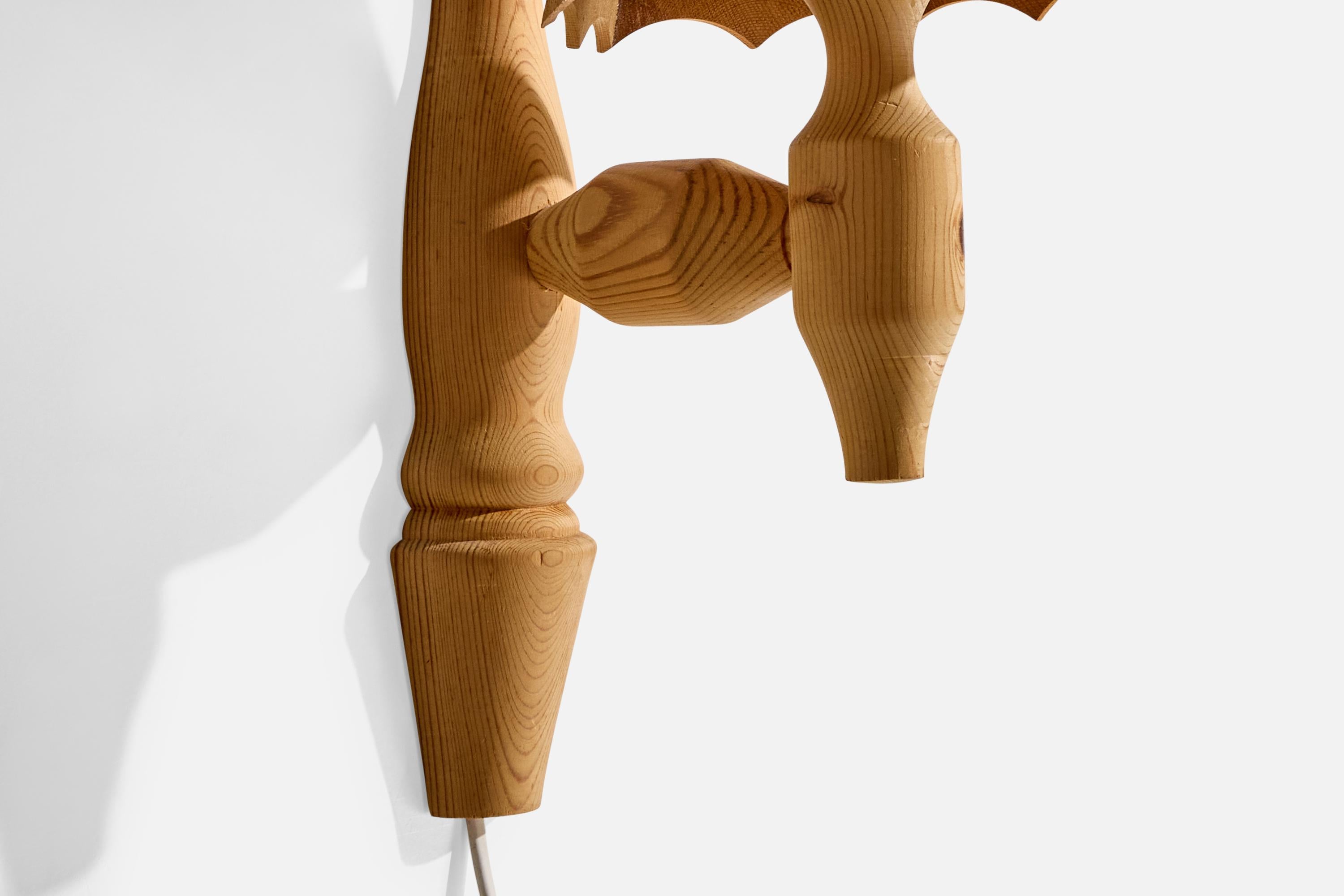 Bois Designer suédois, lampes murales, pin, Suède, années 1970 en vente