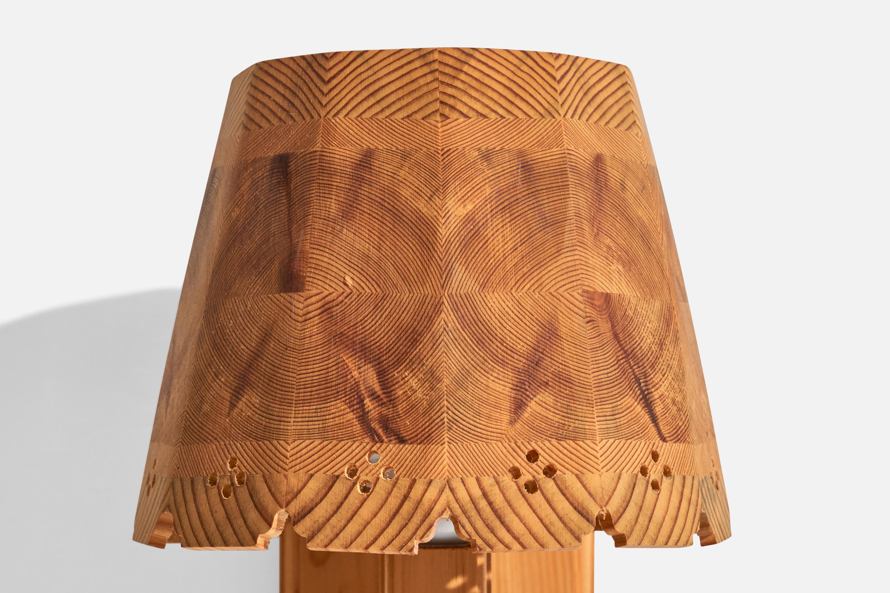 Designer suédois, lampes murales, pin, Suède, années 1970 en vente 2
