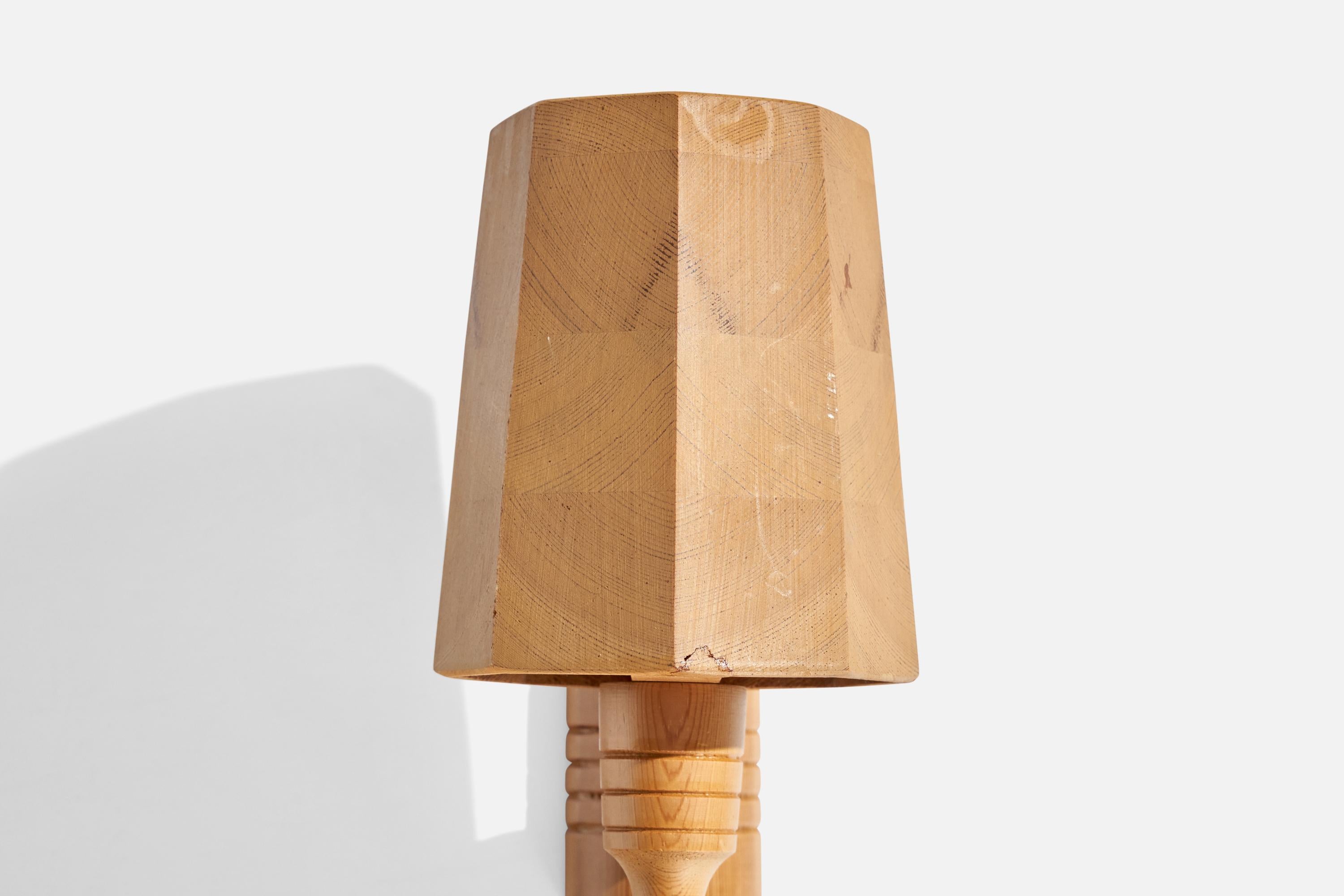 Swedish Designer, Wall Lights, Pine, Sweden, 1970s For Sale 4