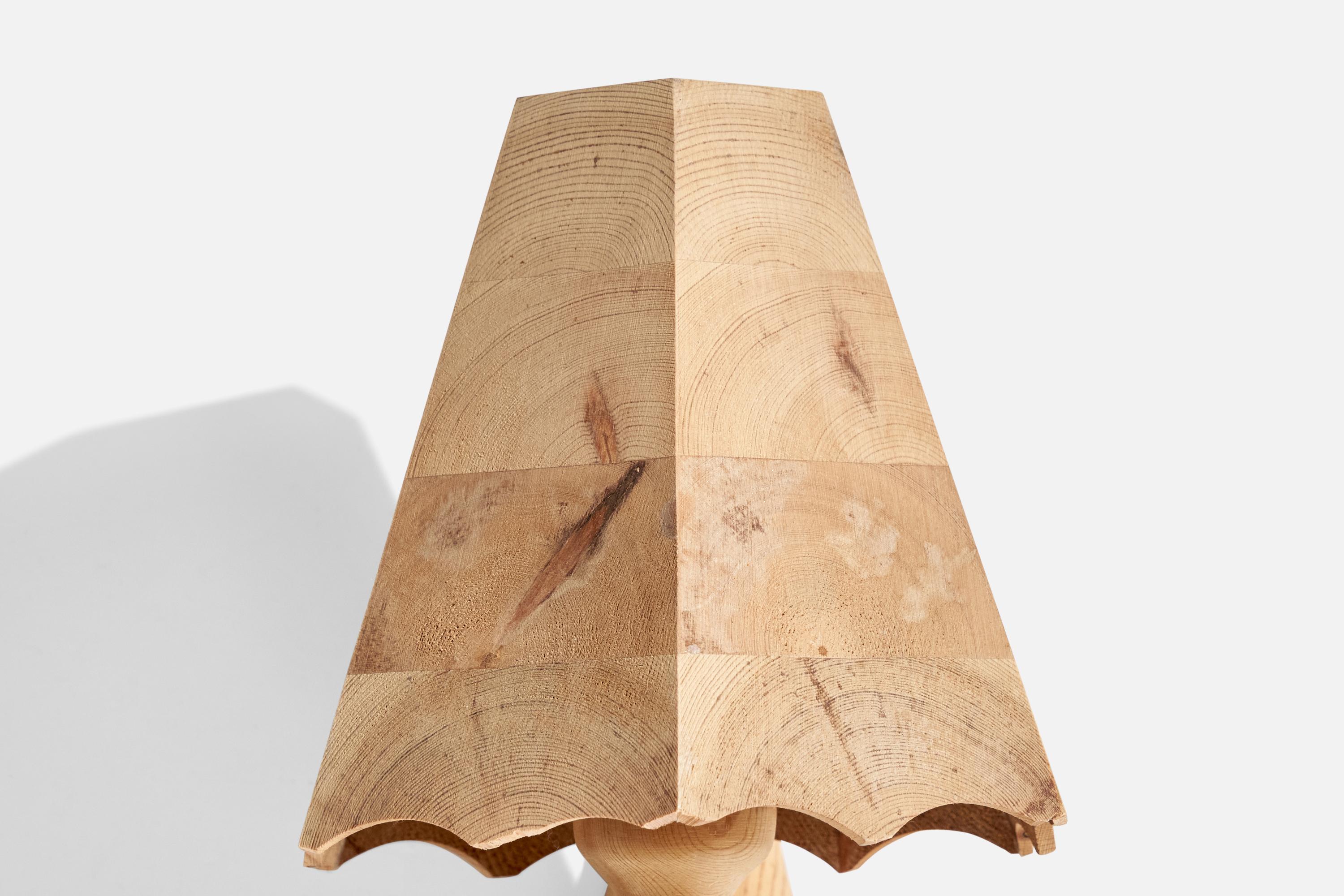 Designer suédois, lampes murales, pin, Suède, années 1970 en vente 1