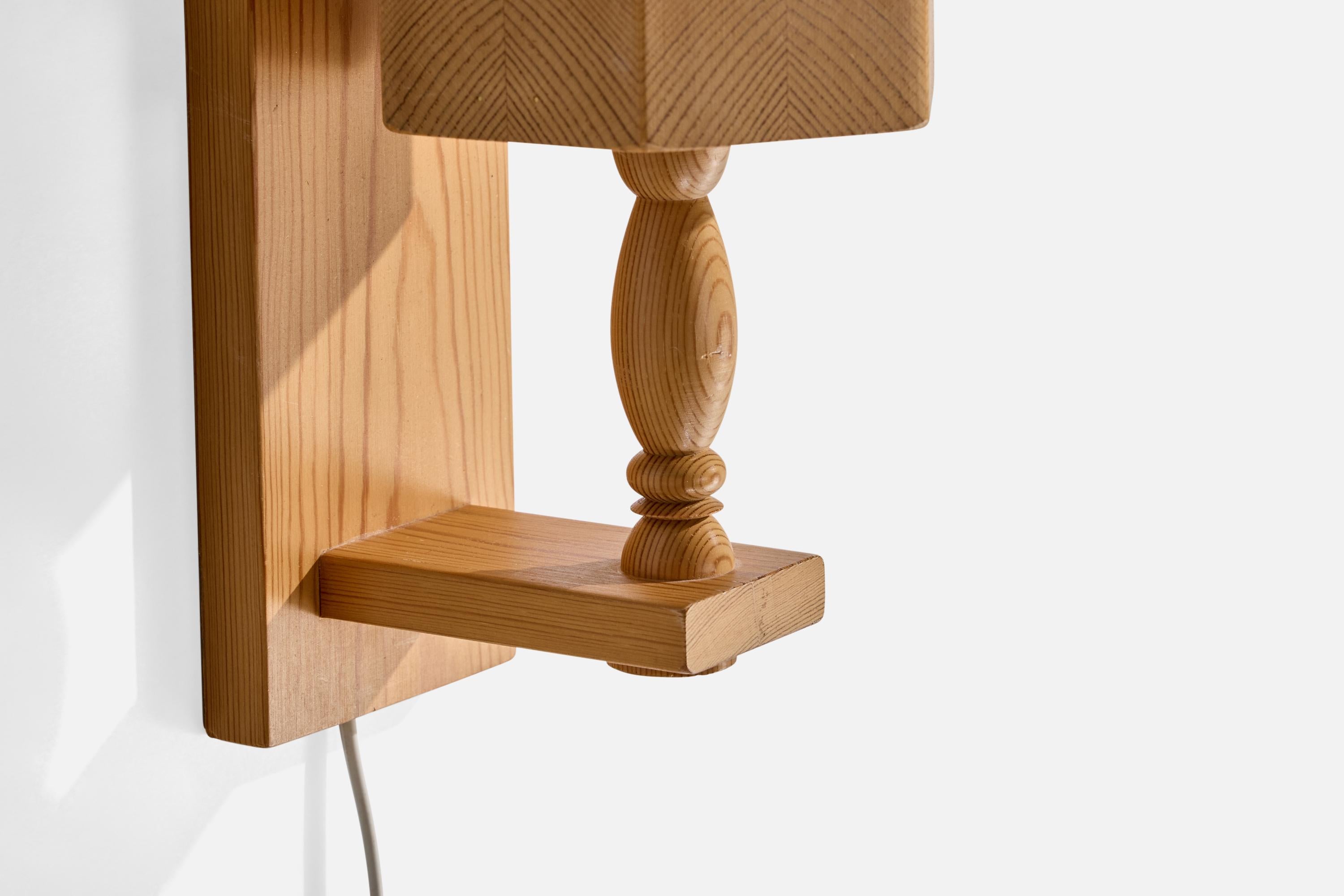 Swedish Designer, Wall Lights, Pine, Sweden, 1970s en vente 2