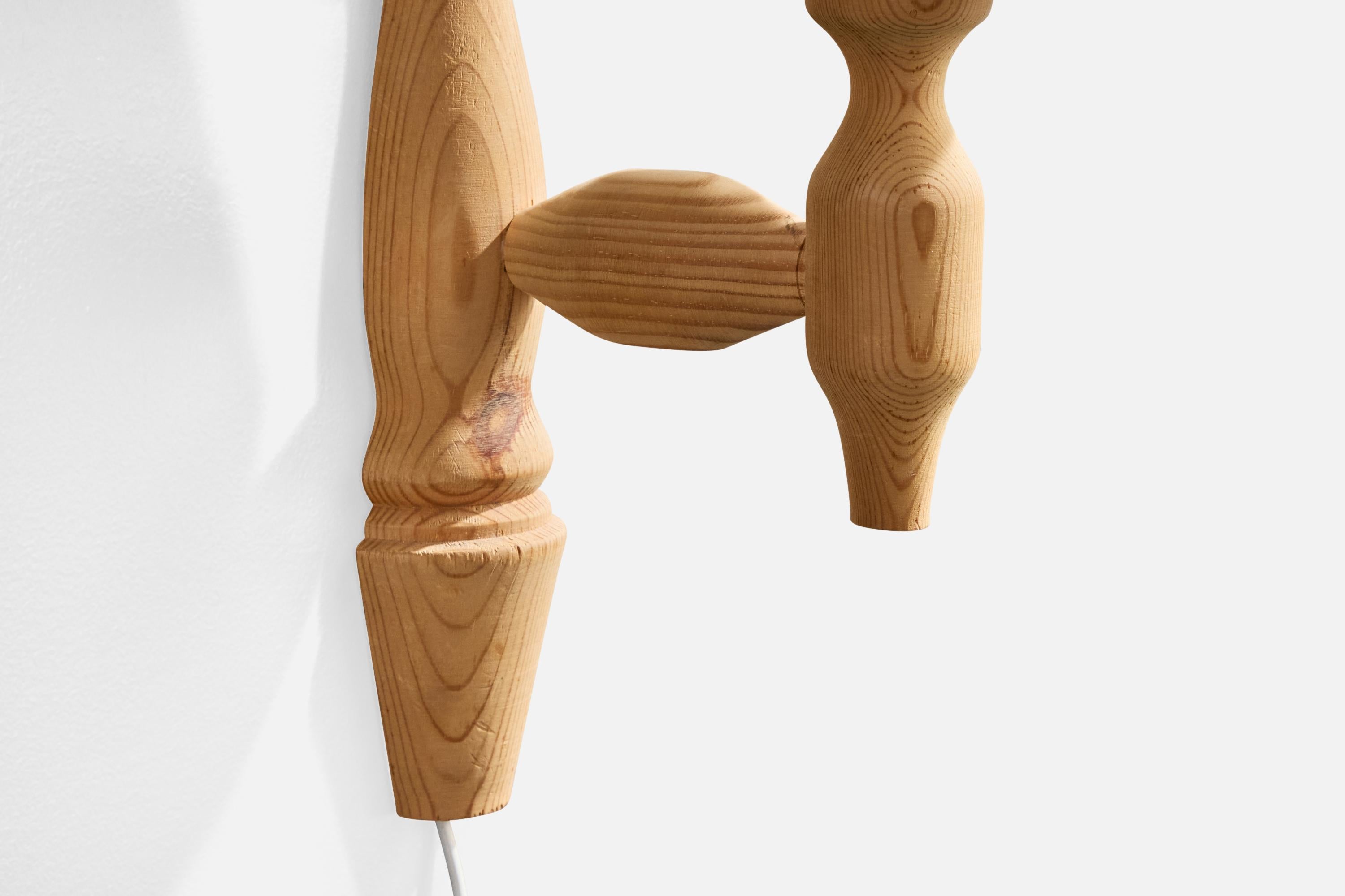 Designer suédois, lampes murales, pin, Suède, années 1970 en vente 1