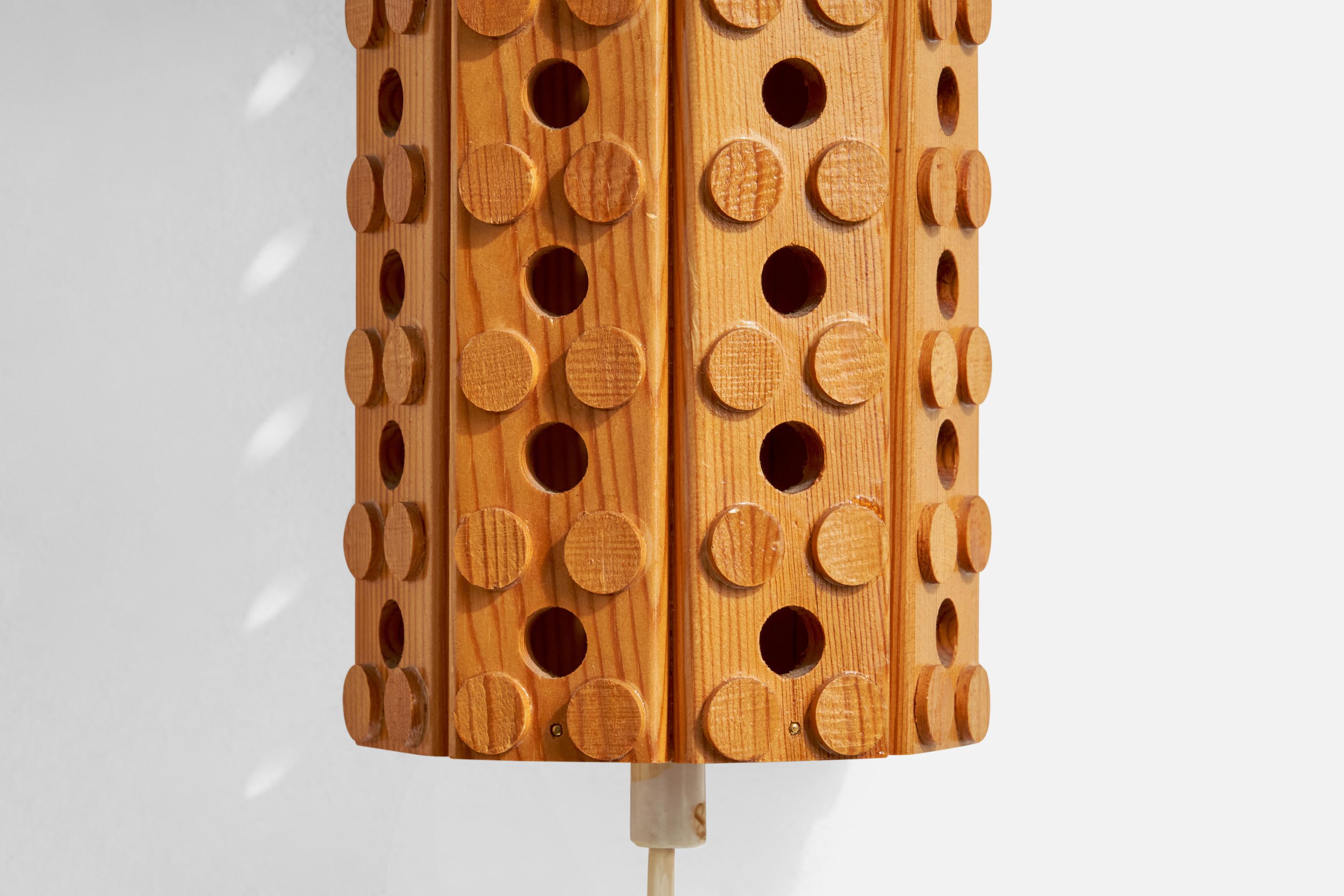 Designer suédois, lampes murales, pin, Suède, années 1970 en vente 3