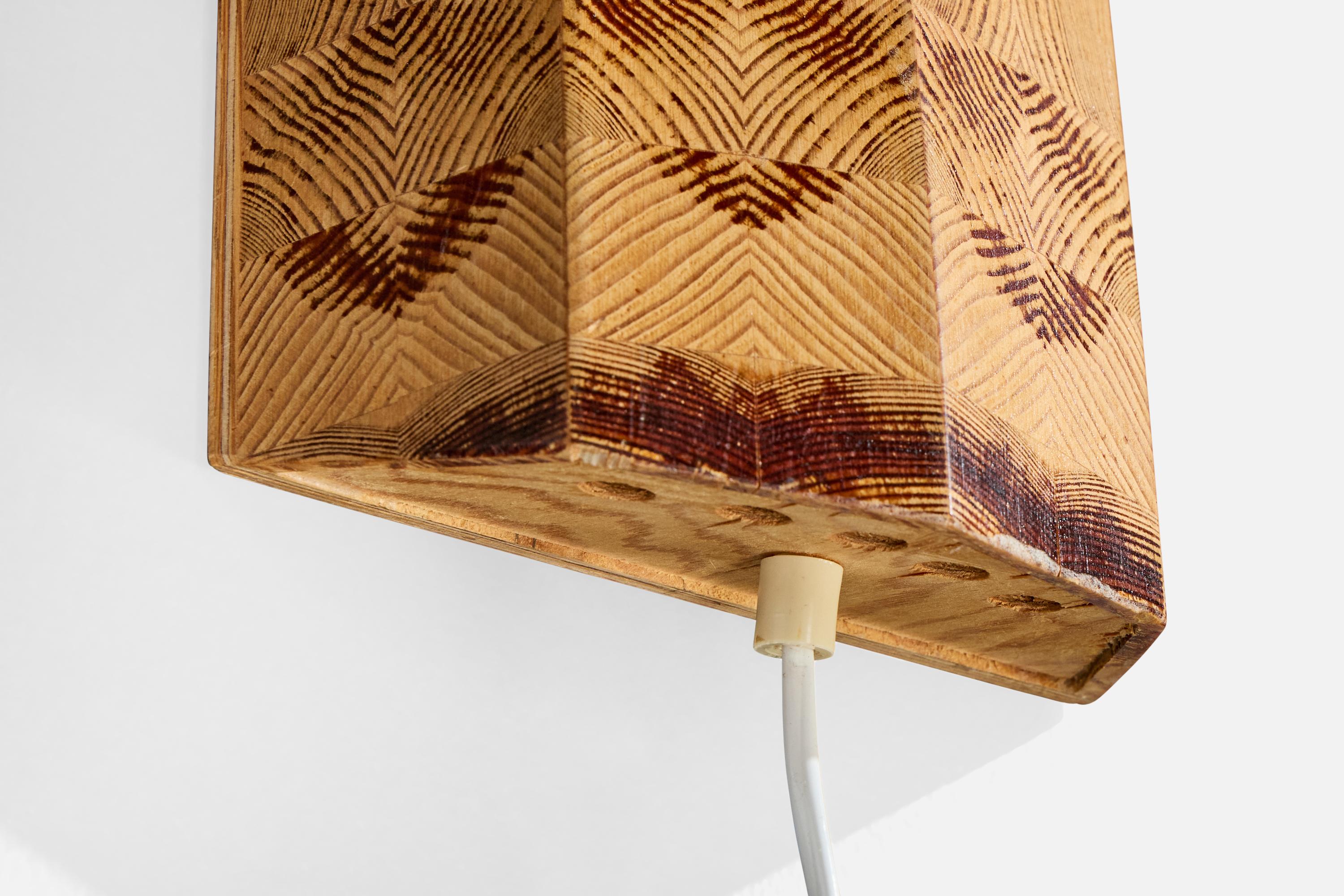 Designer suédois, lampes murales, pin, Suède, années 1970 en vente 2