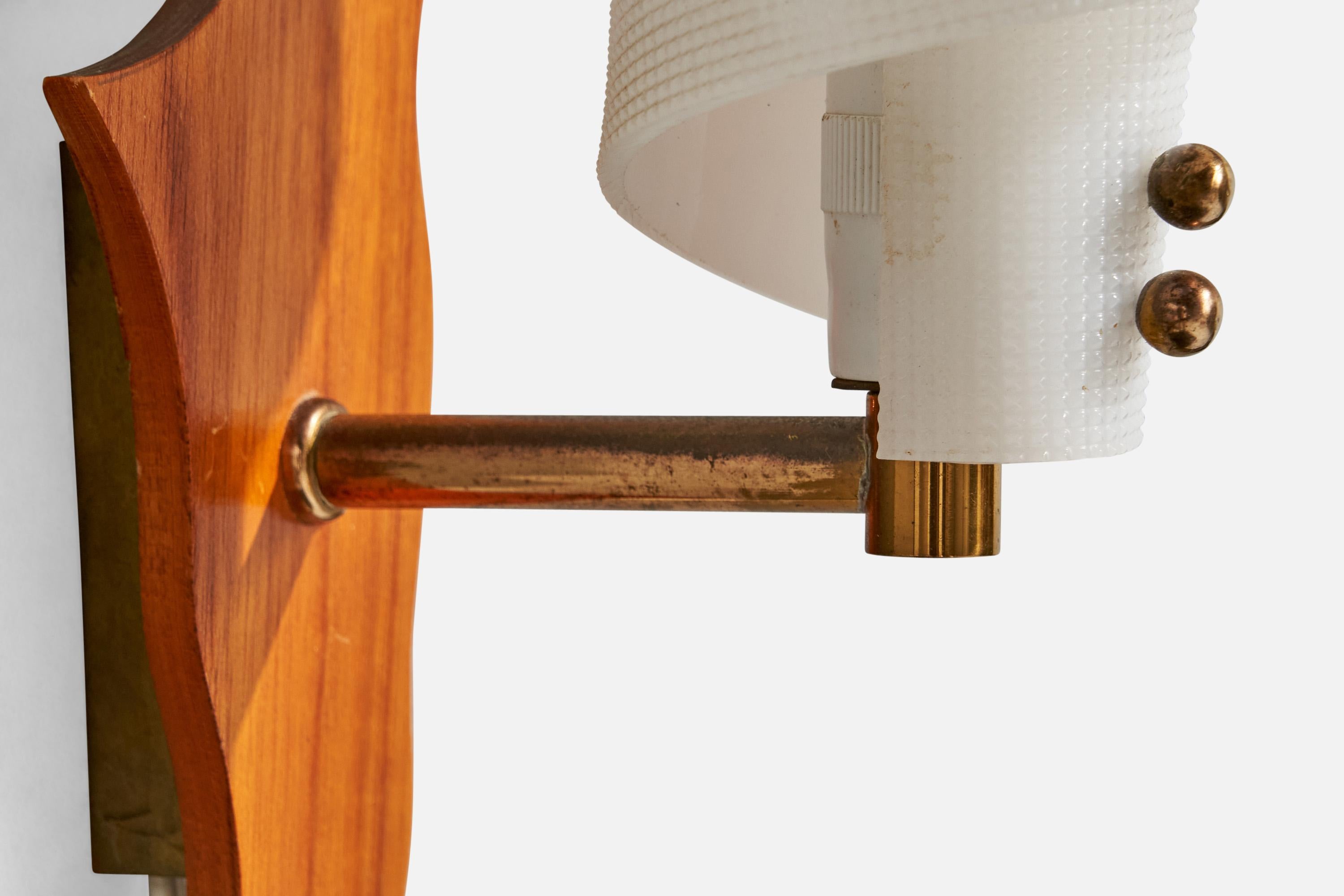 Swedish Designer, Wall Lights, Teak, Brass, Acrylic, Sweden, 1950s For Sale 4