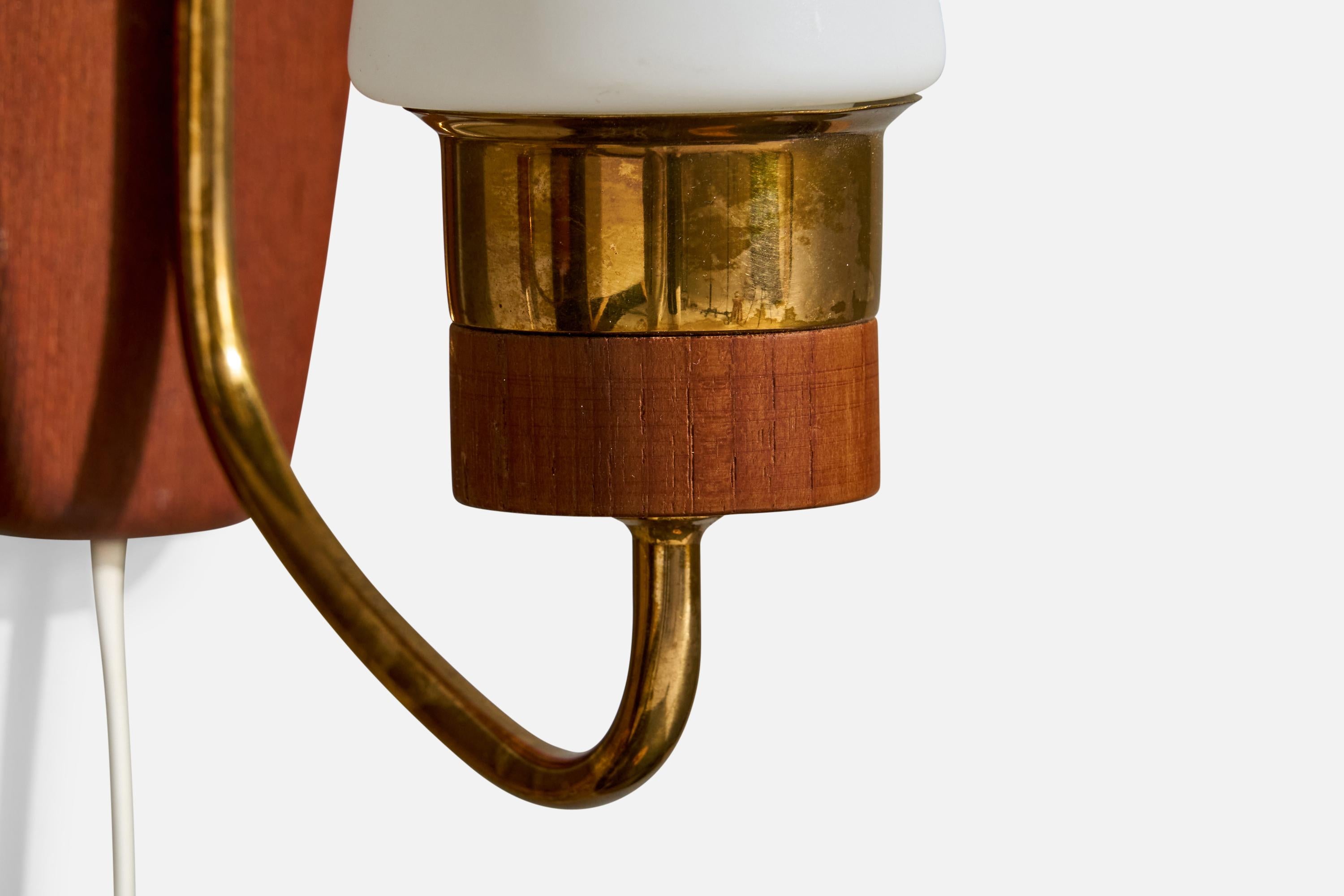 Design/One, Lights, Teck, Laiton, Verre, Suède, années 1950 en vente 3