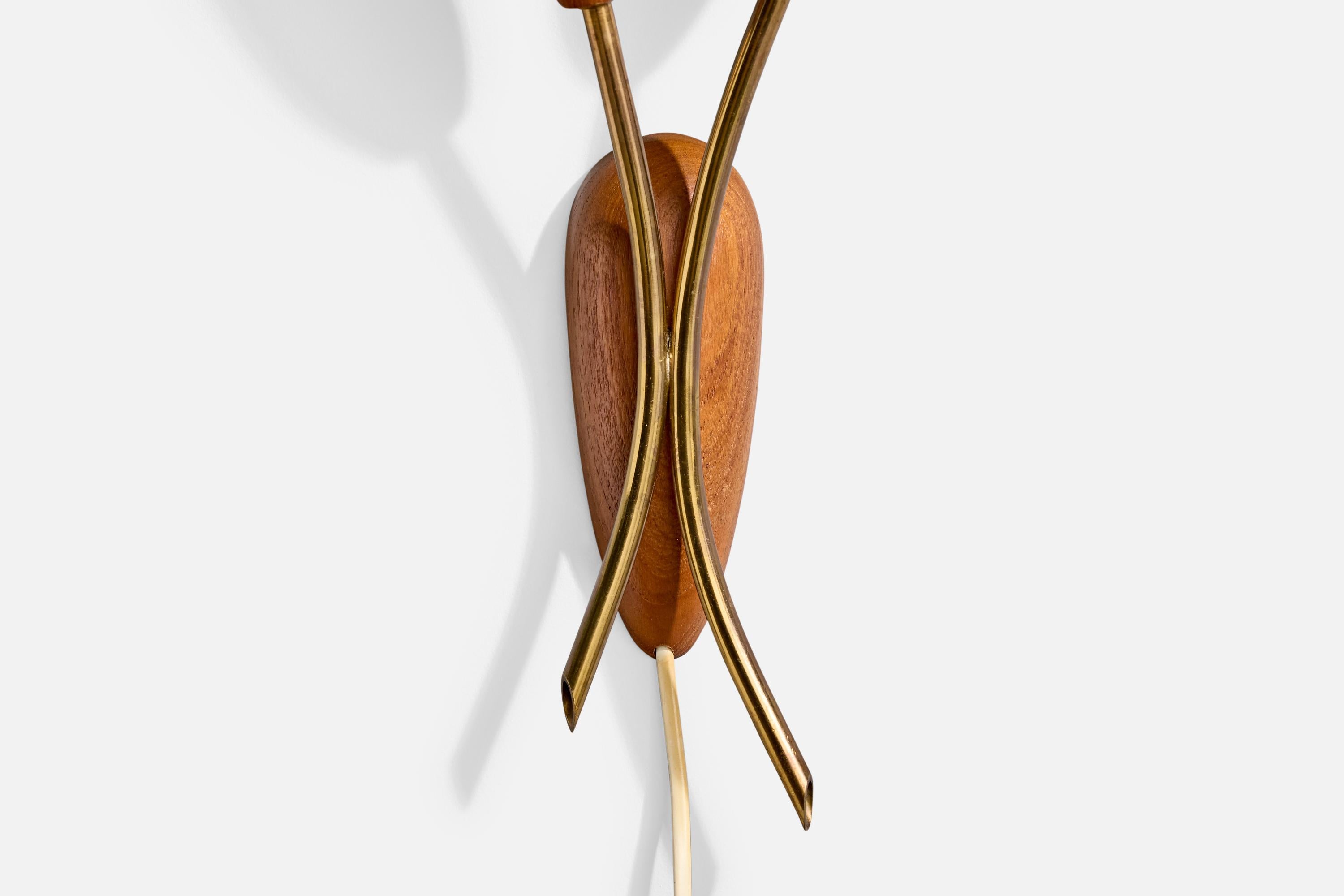 Milieu du XXe siècle Design/One, Lights, Teck, Laiton, Suède, années 1950 en vente