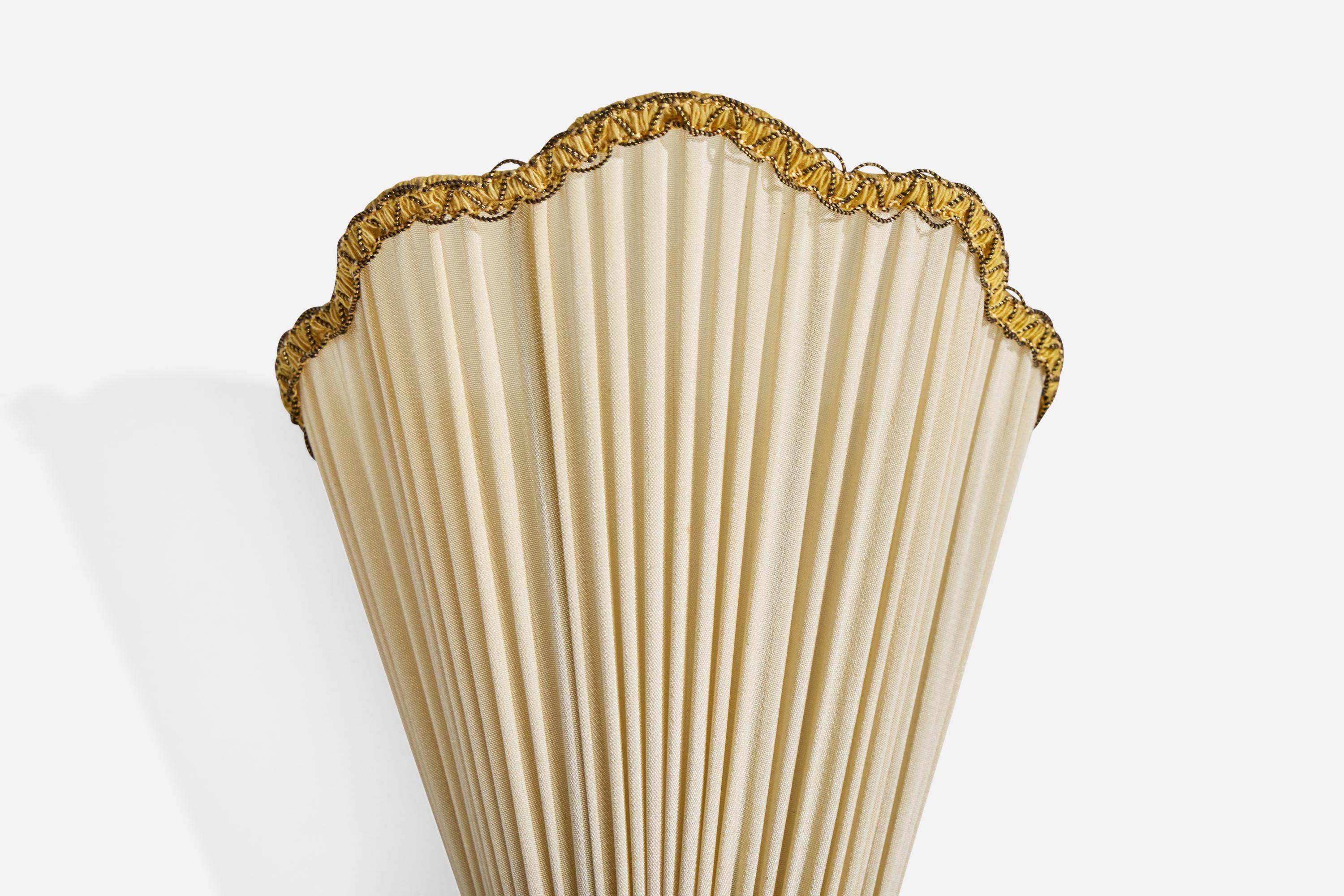 Tessuto Designer svedese, lampade da parete, Wood, Fabrice, Svezia, anni '40 in vendita