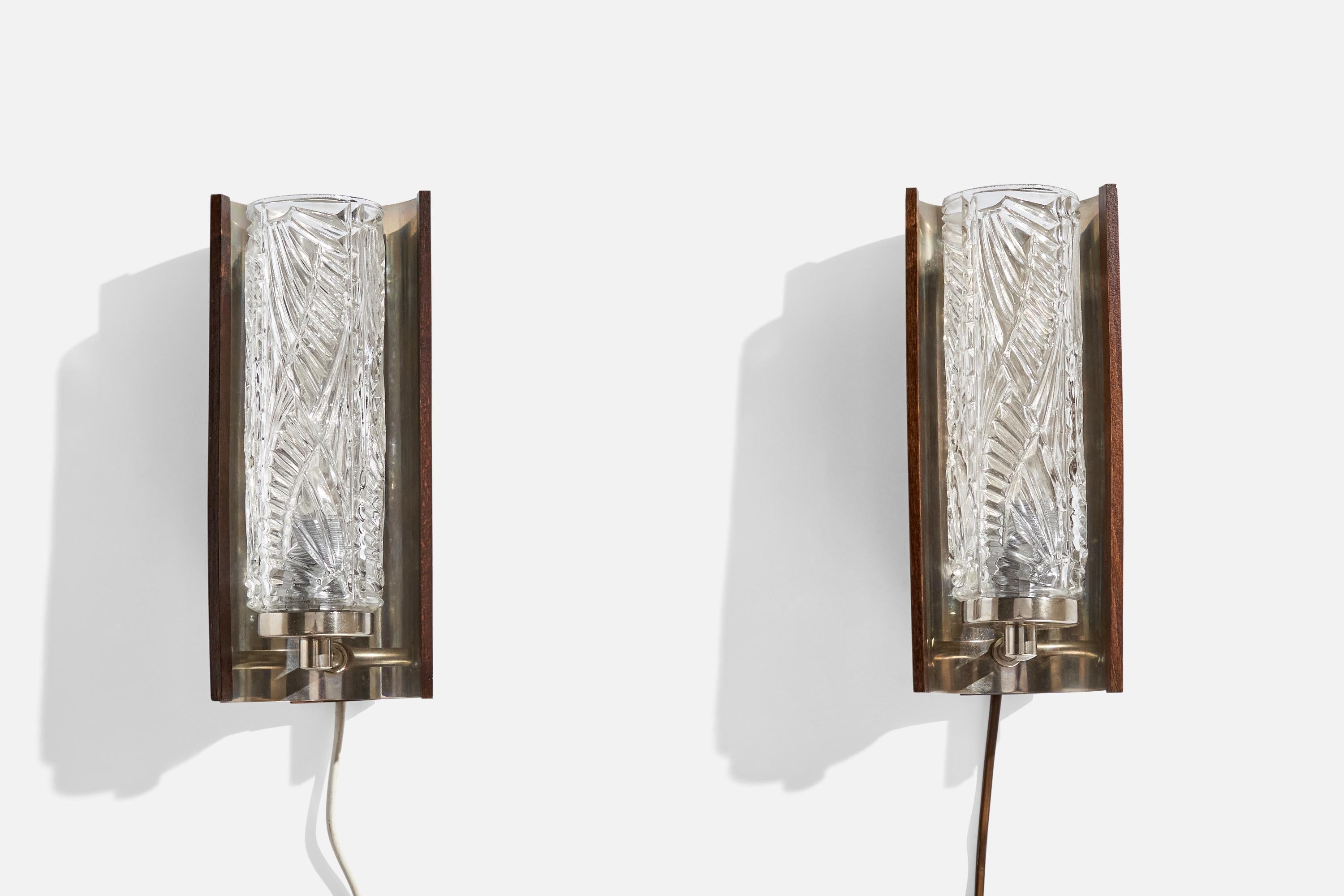 Schwedischer Designer, Wandleuchten, Holz, Glas, Nickel, Schweden, 1950er Jahre (Skandinavische Moderne) im Angebot