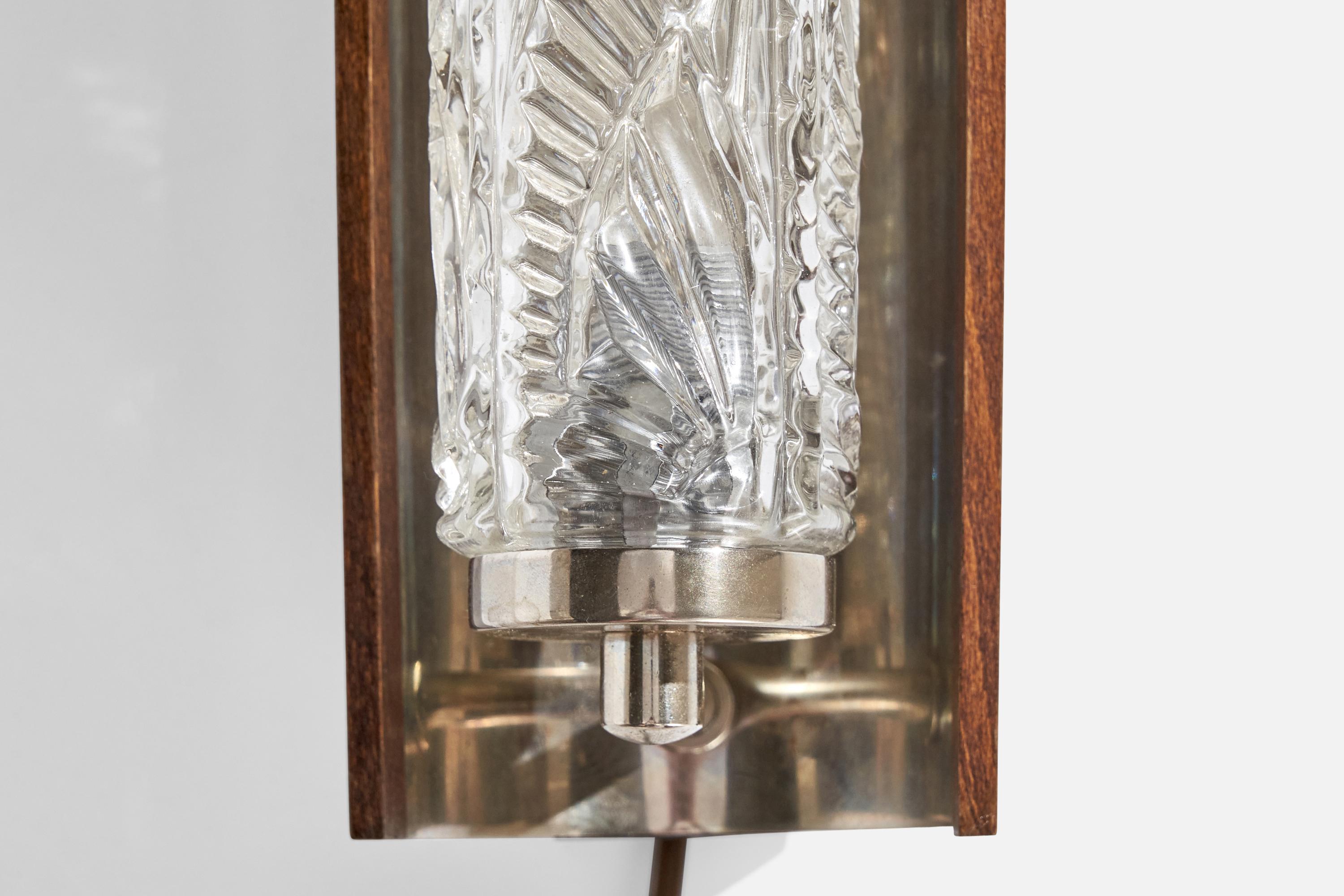 Schwedischer Designer, Wandleuchten, Holz, Glas, Nickel, Schweden, 1950er Jahre im Angebot 2
