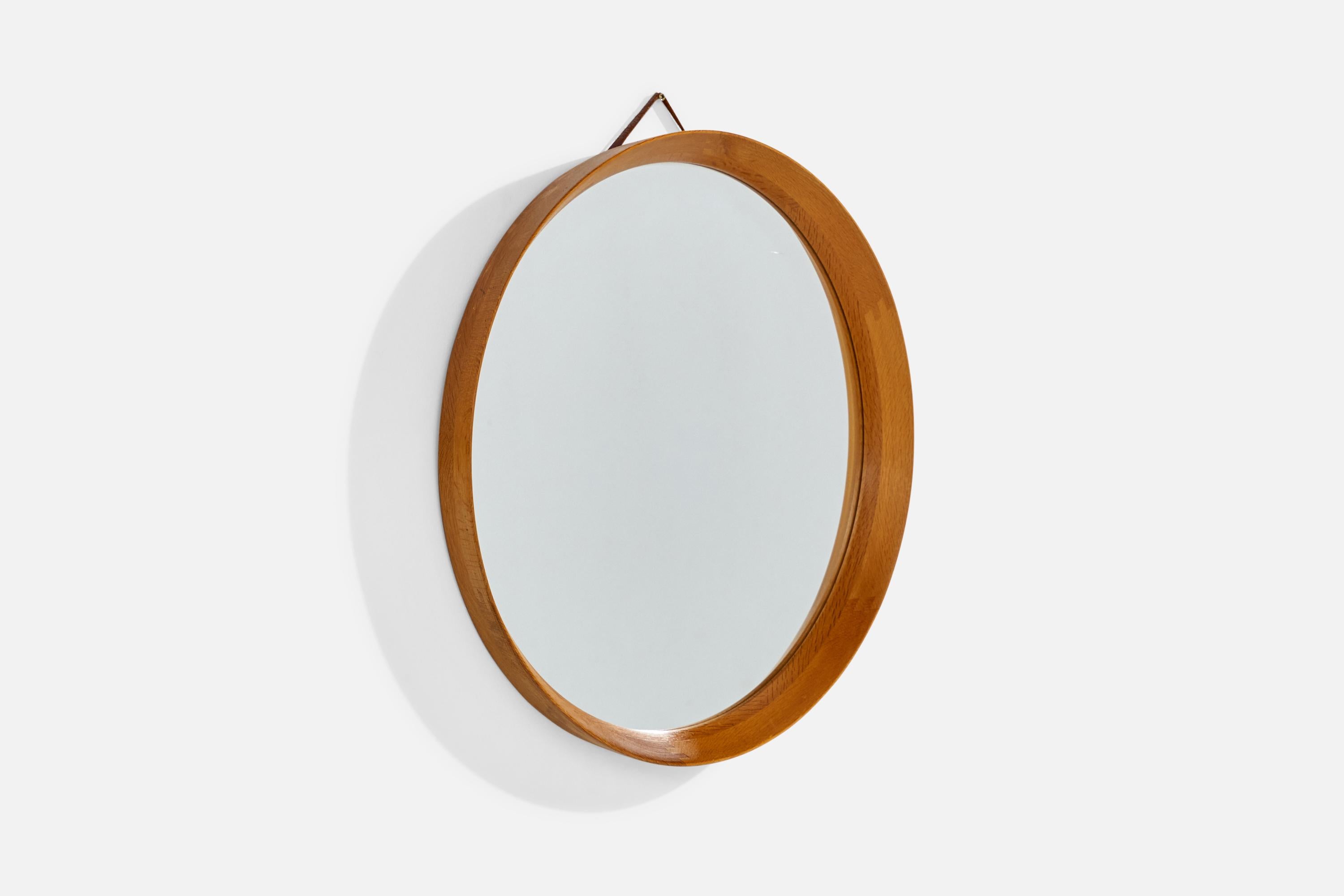 Miroir en chêne et en cuir, conçu et fabriqué en Suède, c.C. années 1960.
