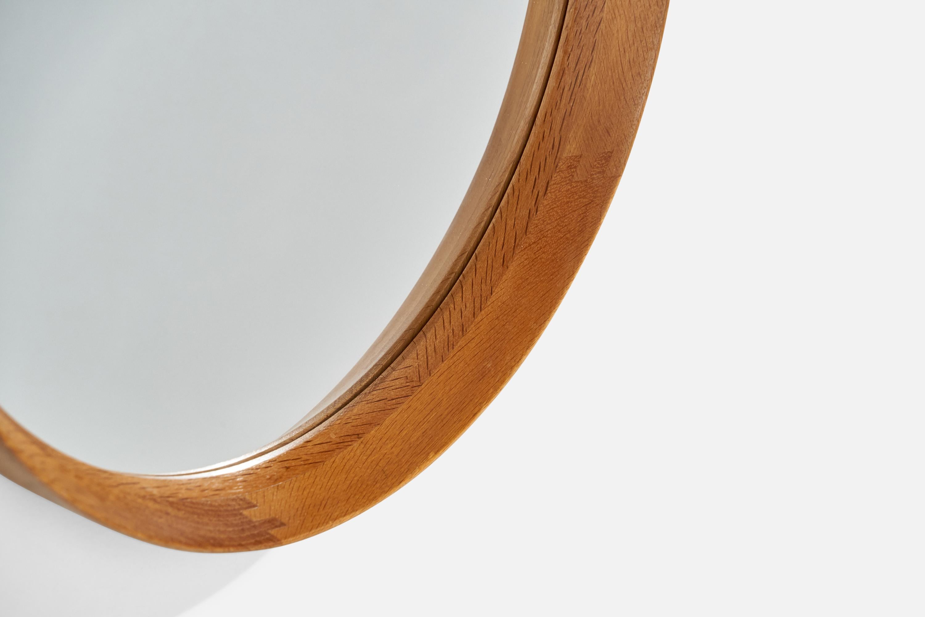 Designer suédois, miroir mural, chêne, cuir, Suède, années 1960 en vente 1