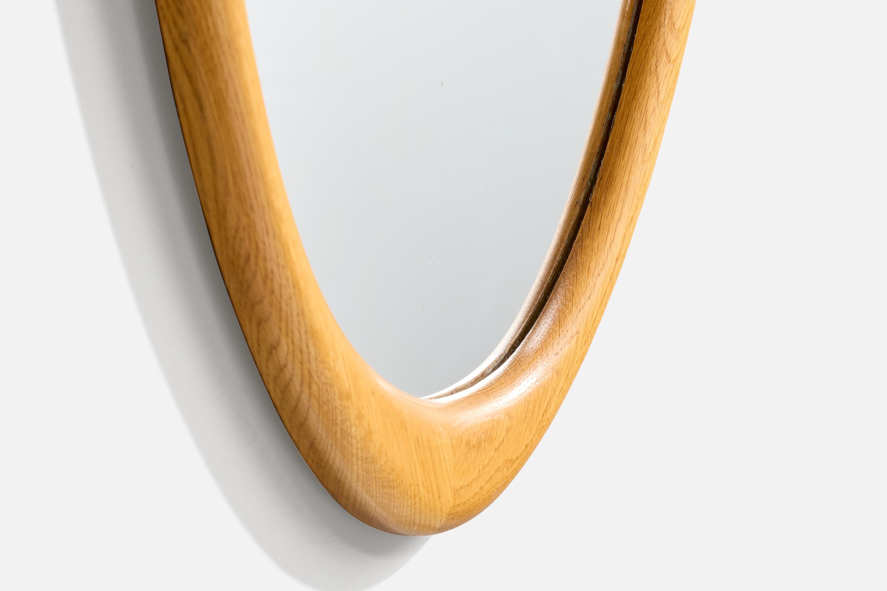 Schwedischer Designer, Wandspiegel, Eiche, Spiegelglas, Schweden, 1950er Jahre im Angebot 1