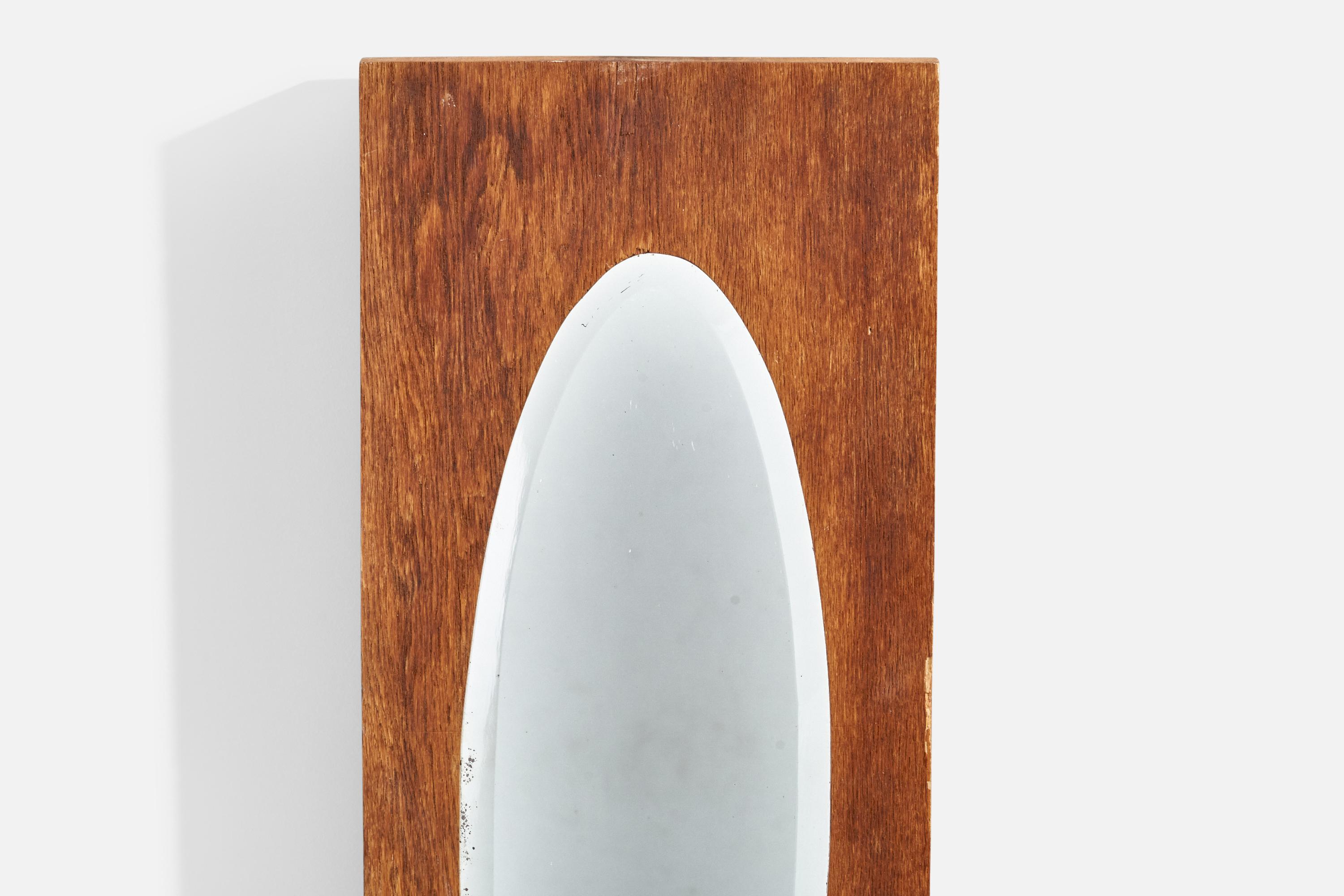 Diseñador sueco, Espejo de pared, Roble, Suecia, Años 1930 en Bueno estado para la venta en High Point, NC
