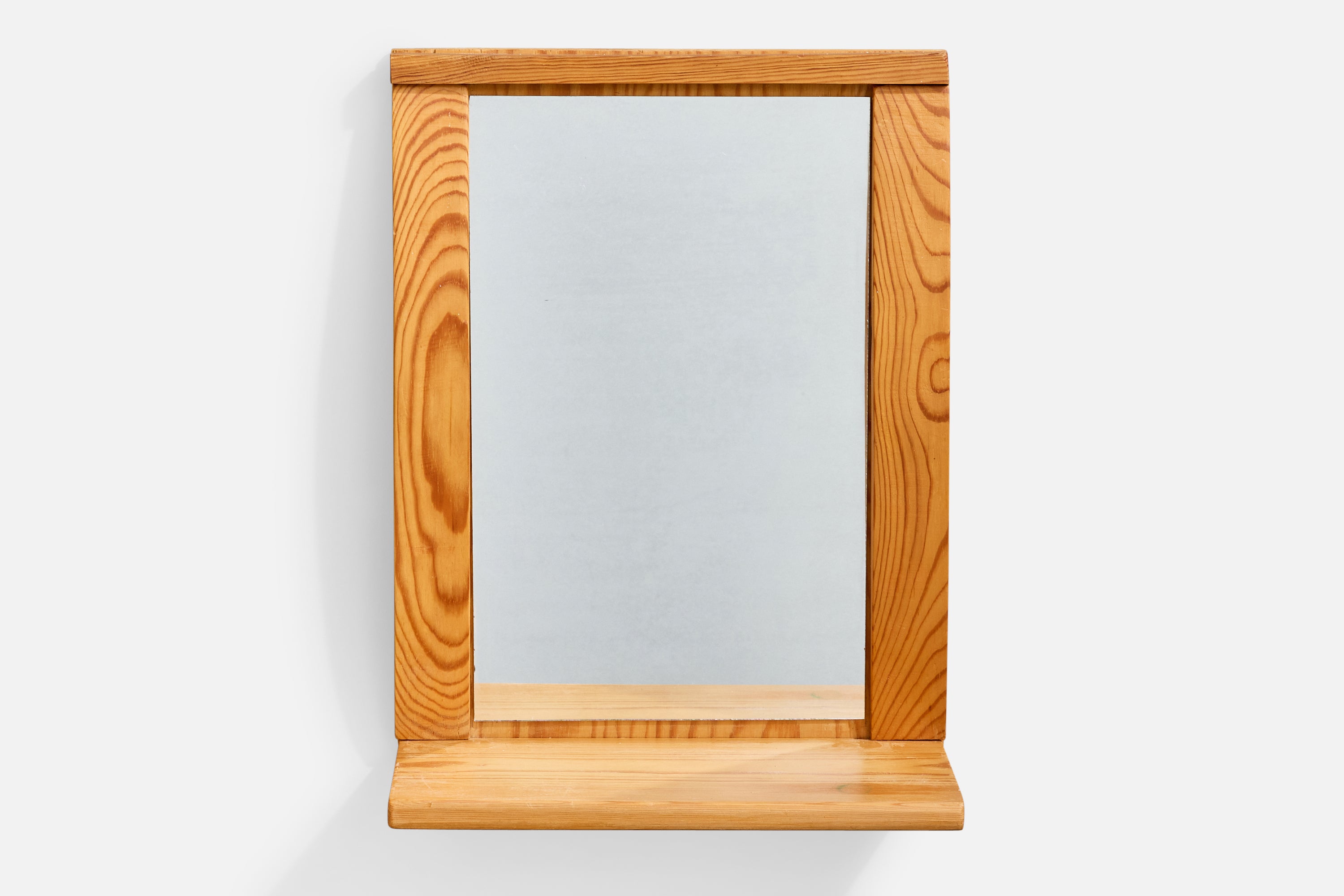 Miroir mural en pin avec étagère, conçu et produit en Suède, C.C..

Petite tache verte sur le bois de l'étagère

Usure correspondant à l'âge et à l'usage.

Dimensions globales (pouces) : 18.25 