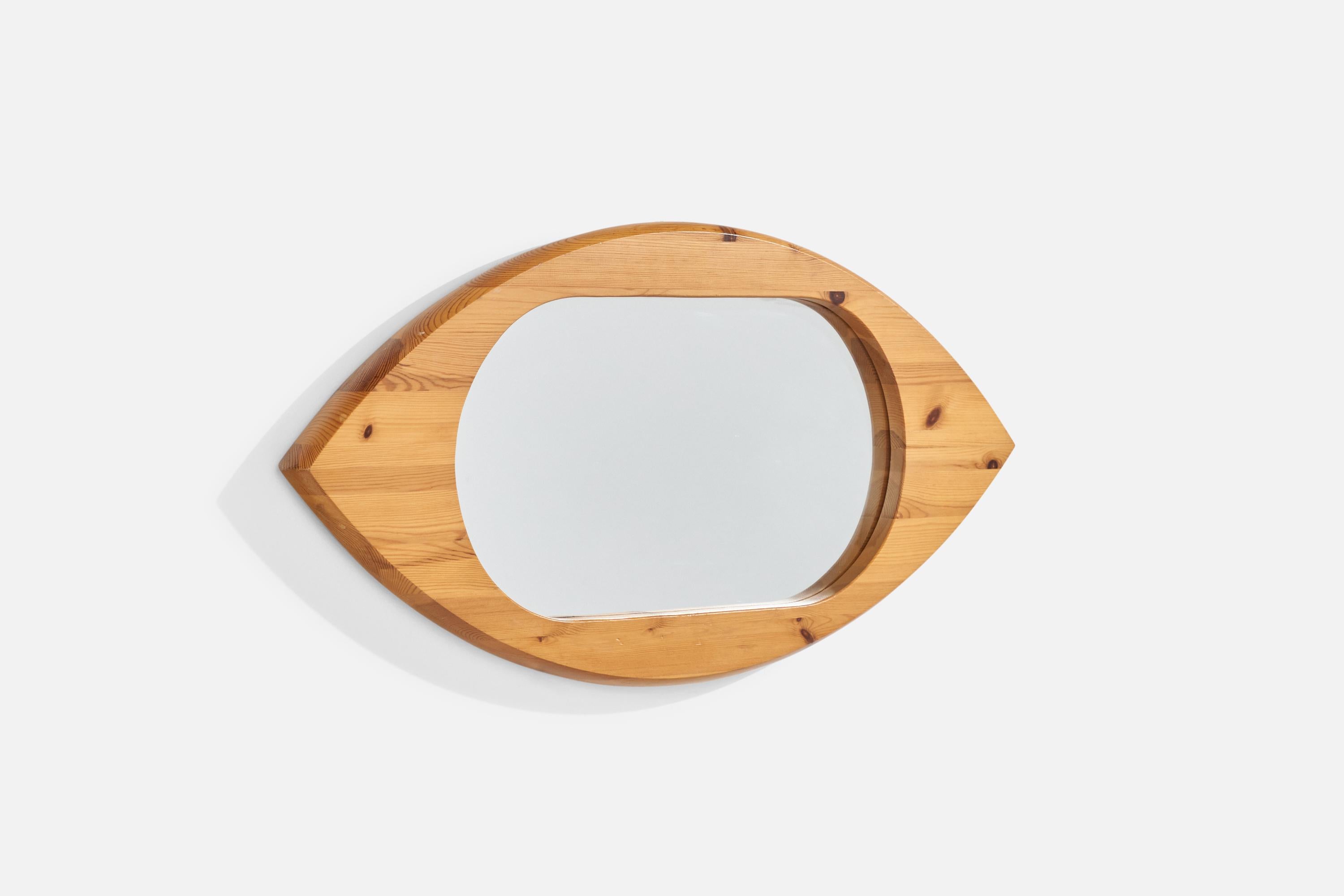 Svedese Specchio da parete di design svedese, Pino, Svezia, anni '70 in vendita
