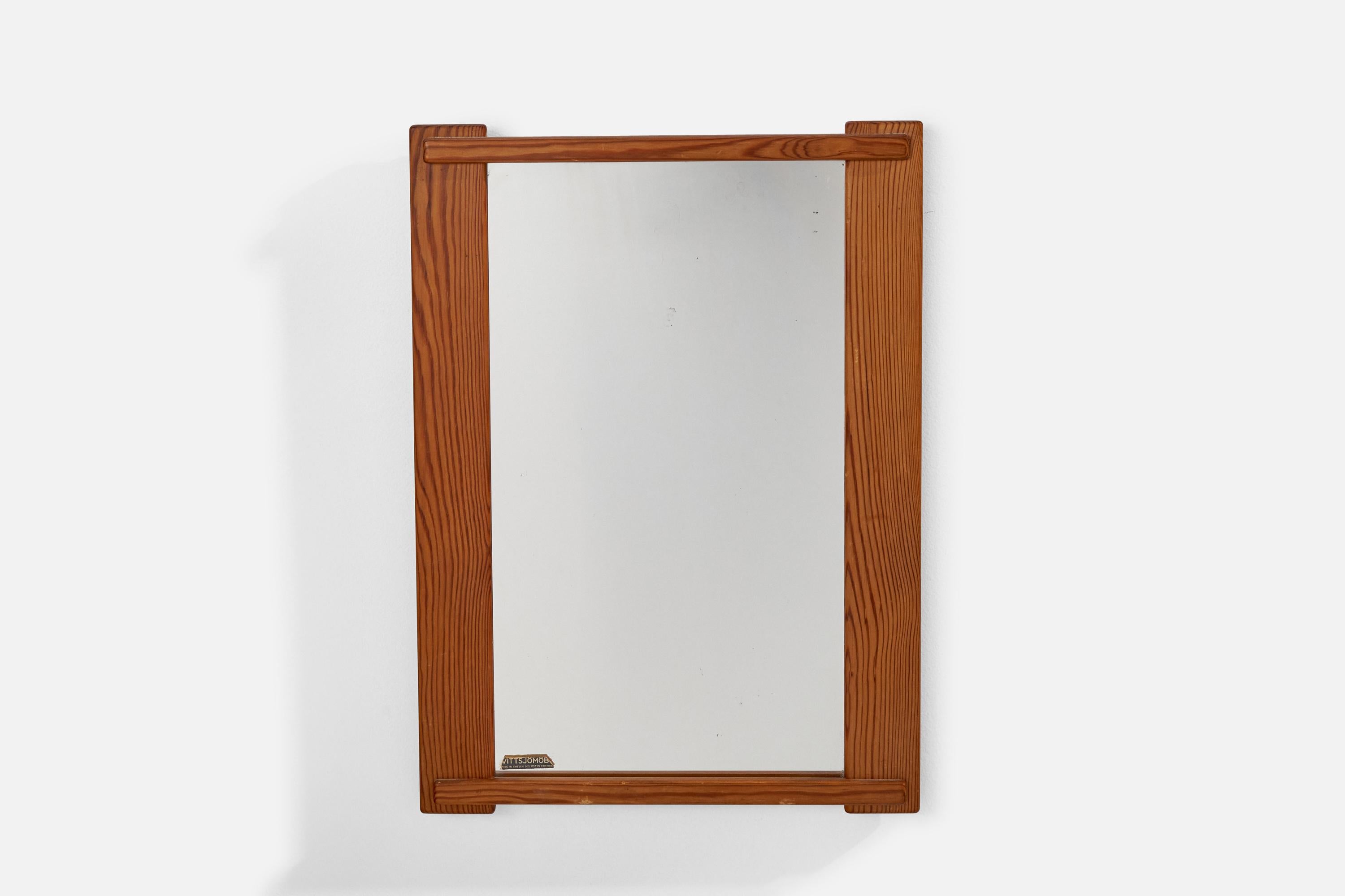 Designer suédois, miroir mural en pin, Suède, années 1970 en vente 1