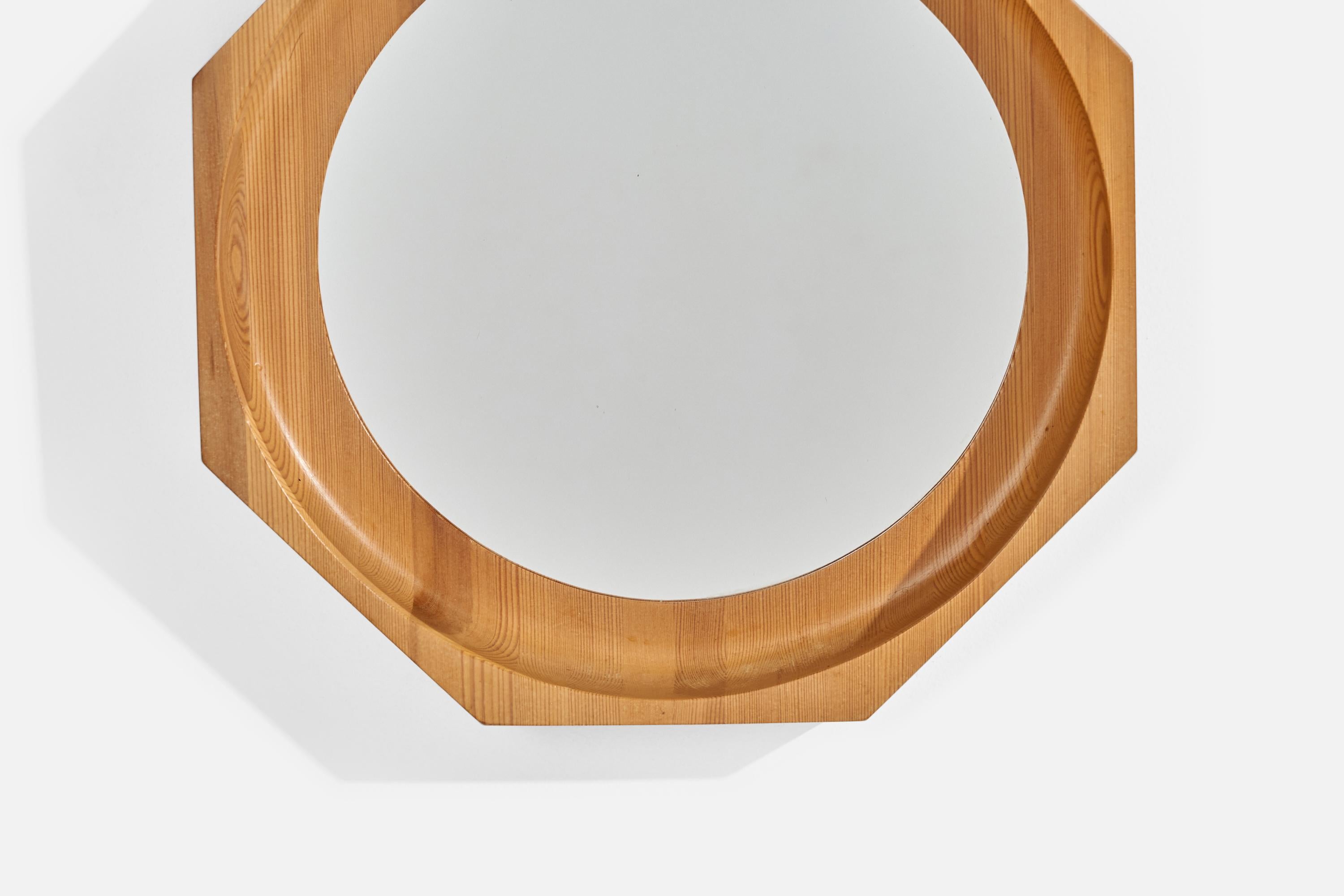 Metà XX secolo Designer svedese, specchio da parete, legno di pino, pelle, specchio, Svezia, anni '40 in vendita