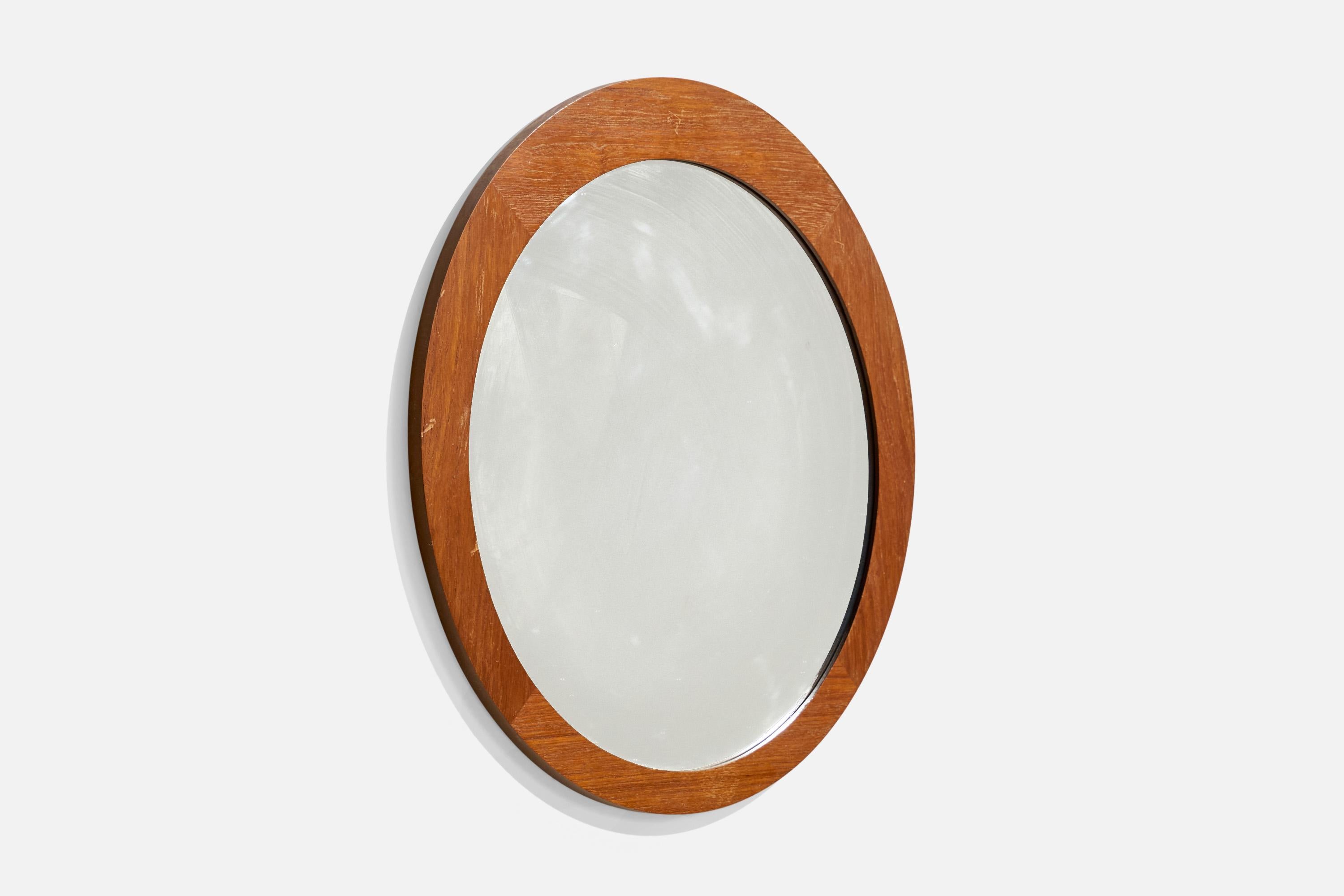 Suédois Miroir mural de designer suédois, teck massif, verre miroir, Suède, années 1960 en vente