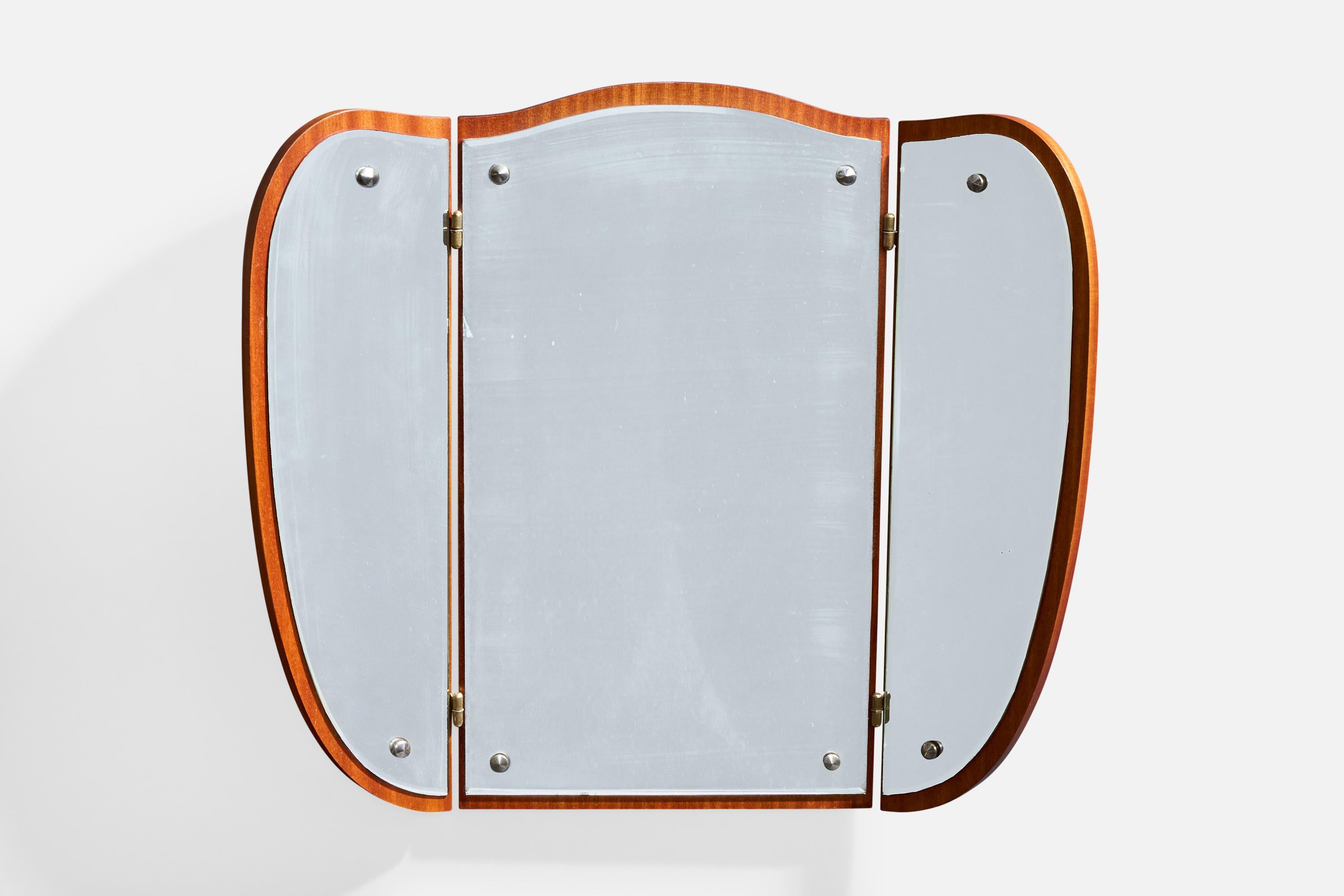 Suédois Miroir mural de designer suédois, teck, métal, Suède, années 1950 en vente