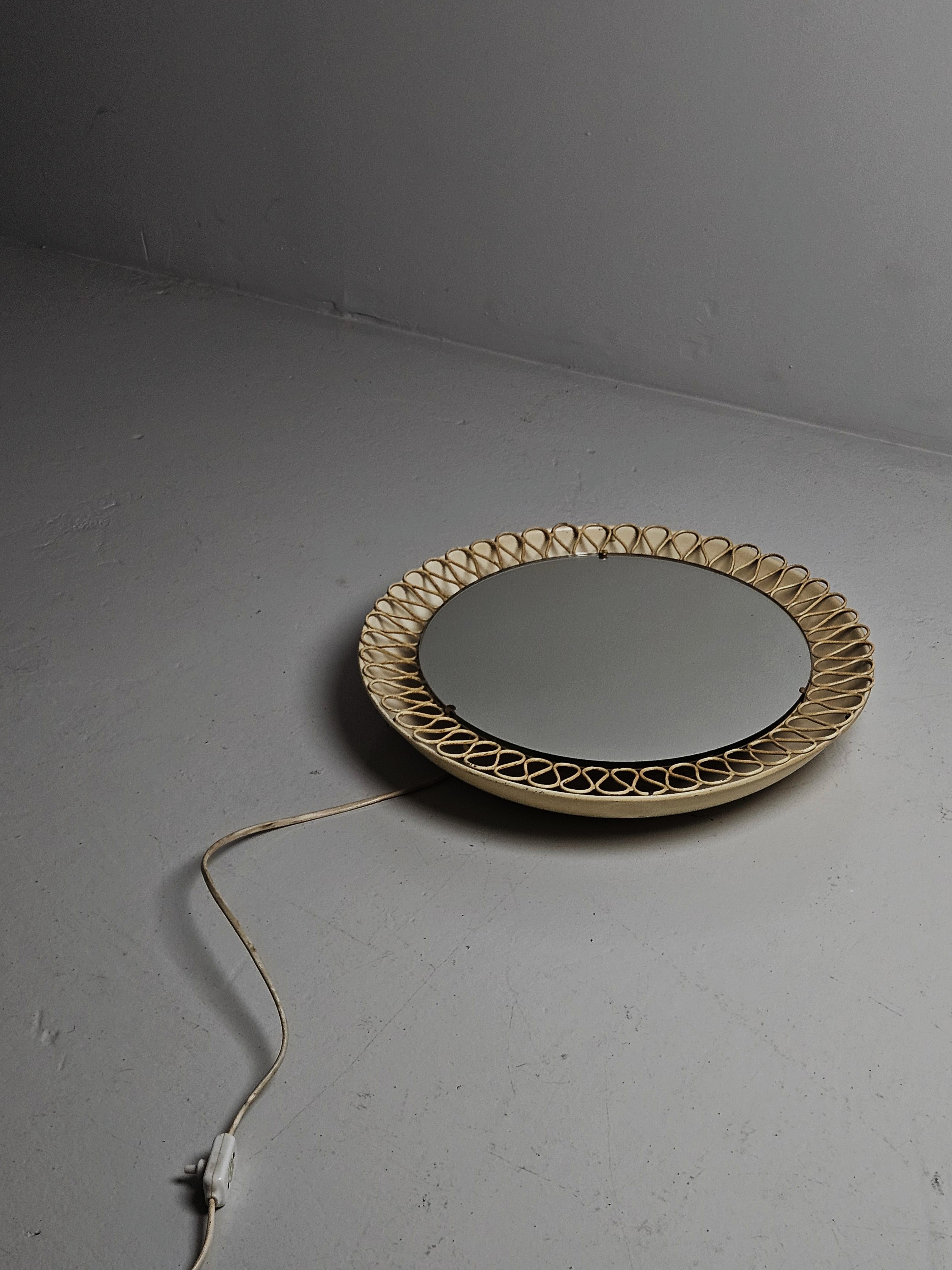 Swedish designer wall mirror with lighting, 1950s en vente 7