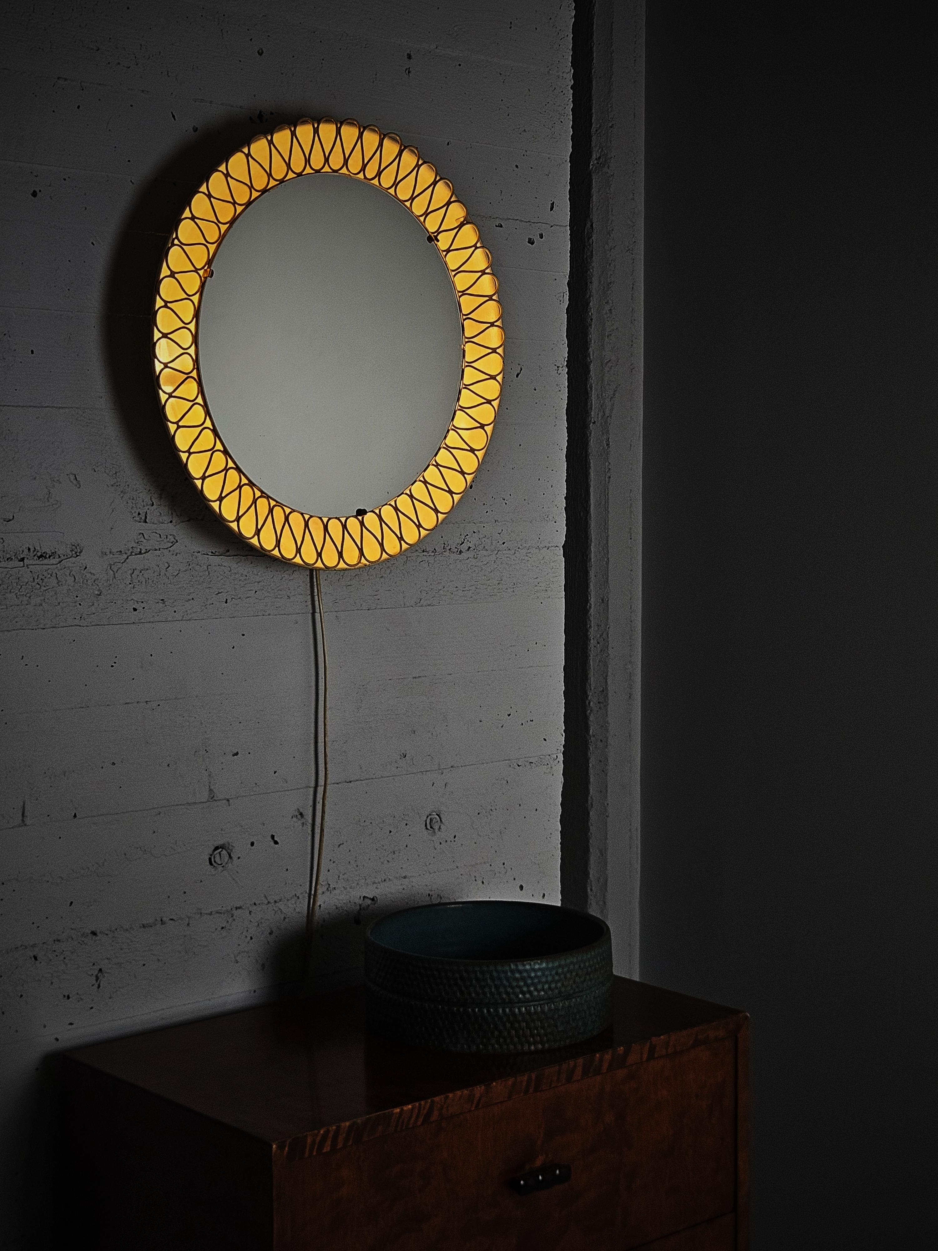 Scandinave moderne Swedish designer wall mirror with lighting, 1950s en vente