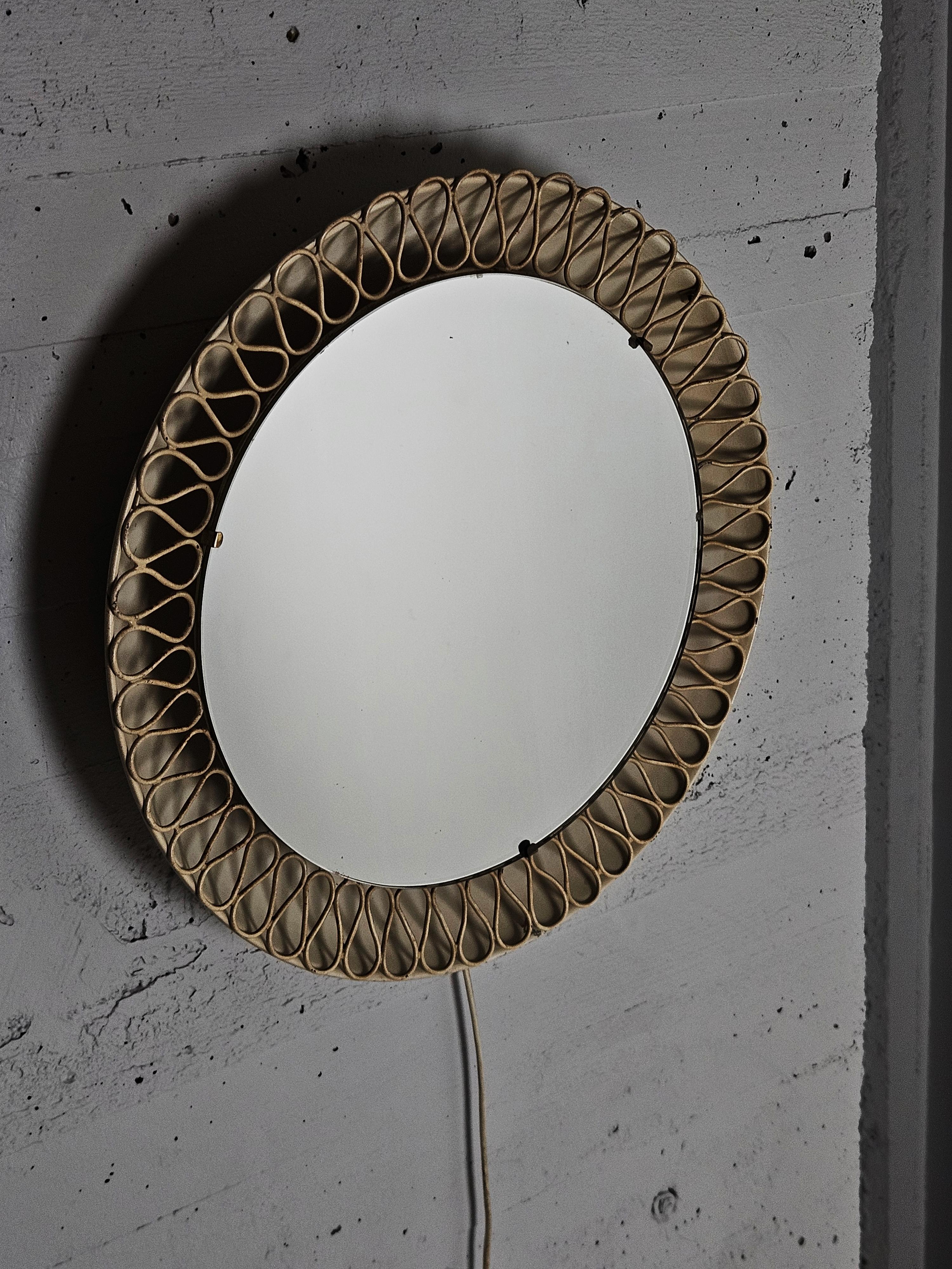 Swedish designer wall mirror with lighting, 1950s en vente 1