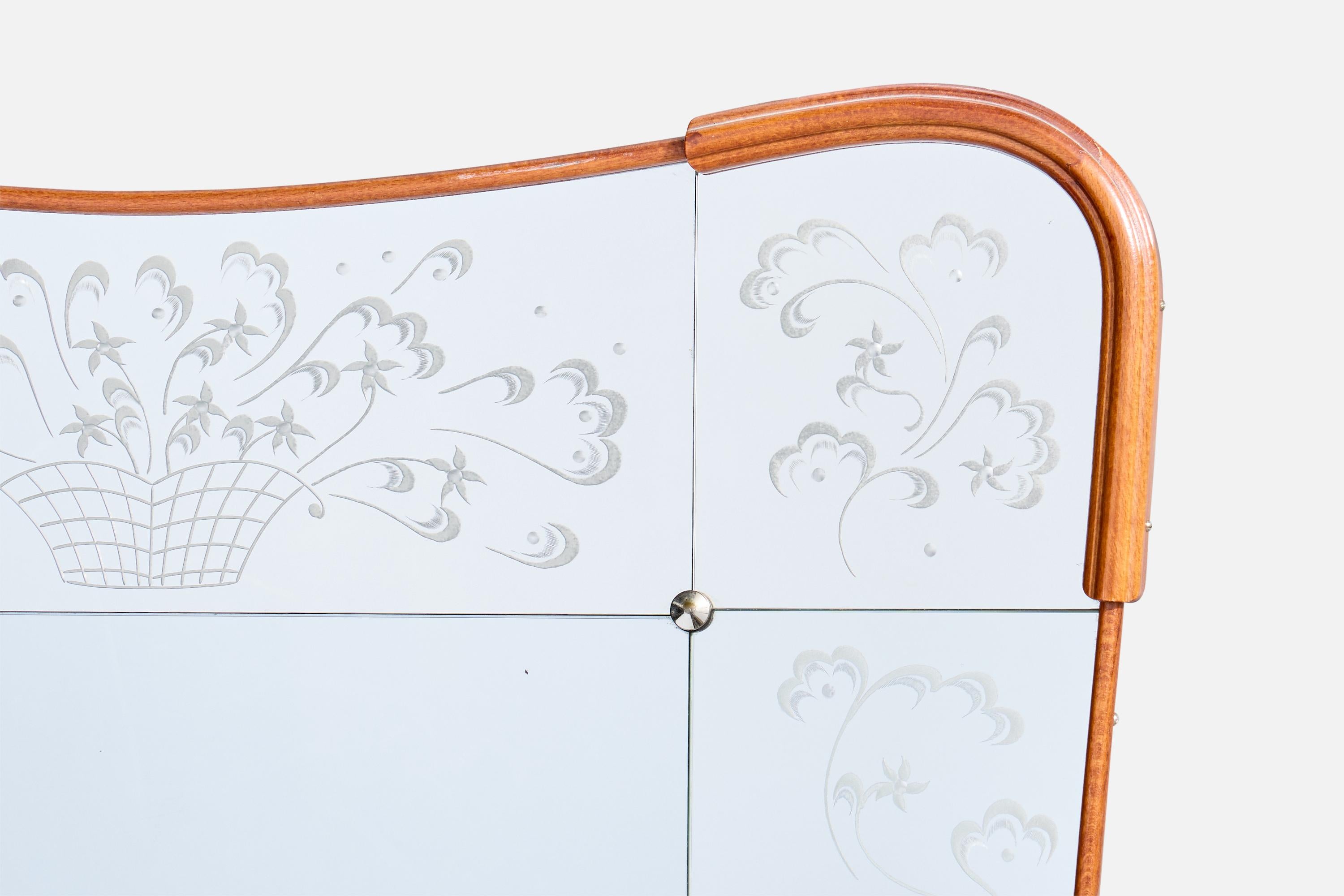 Metà XX secolo Designer svedese, specchio da parete, legno, metallo, Svezia, anni '1940 in vendita