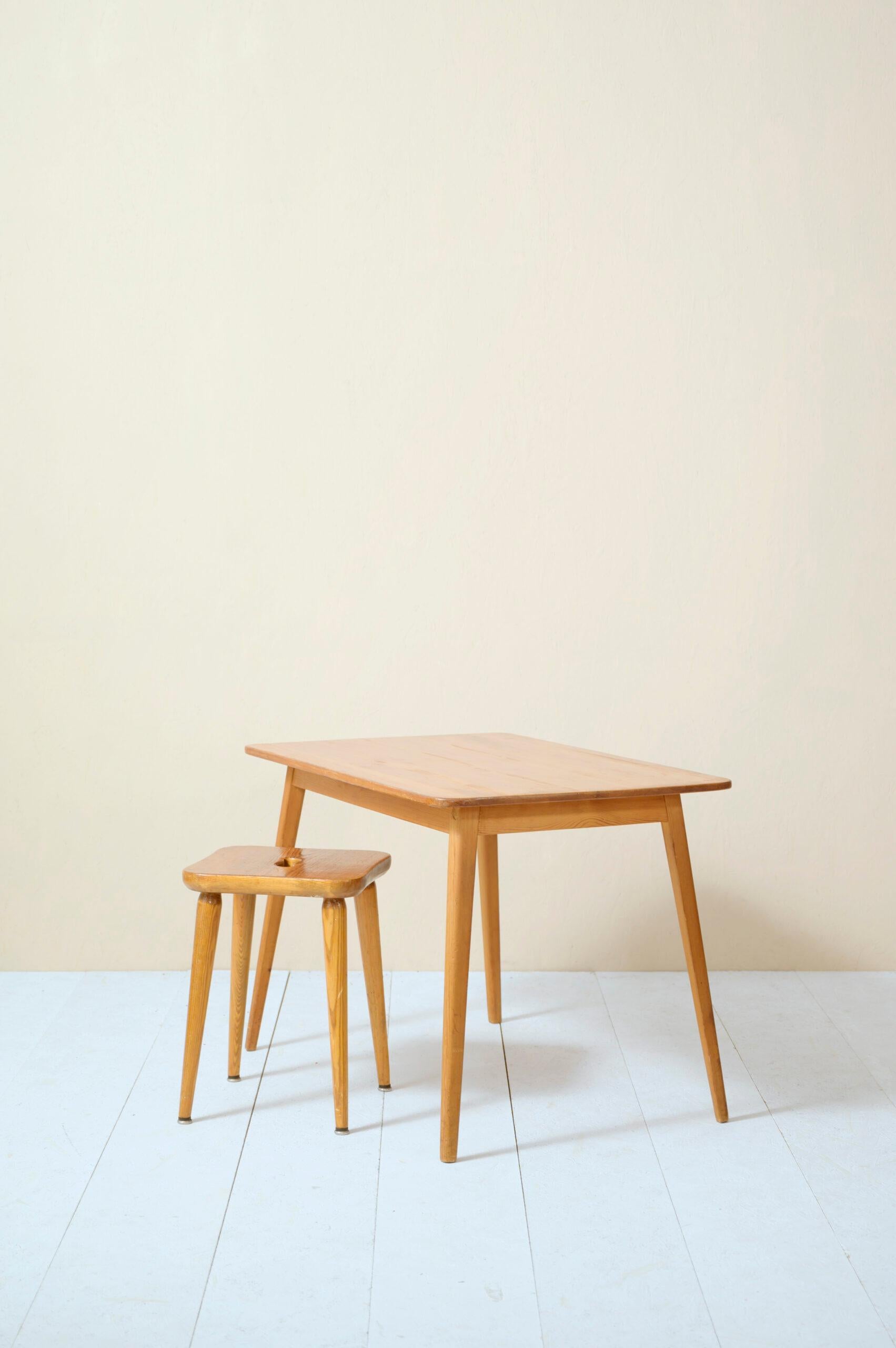 Pine Swedish Desk and Stool by Göran Malmvall 1940s/'50s For Sale
