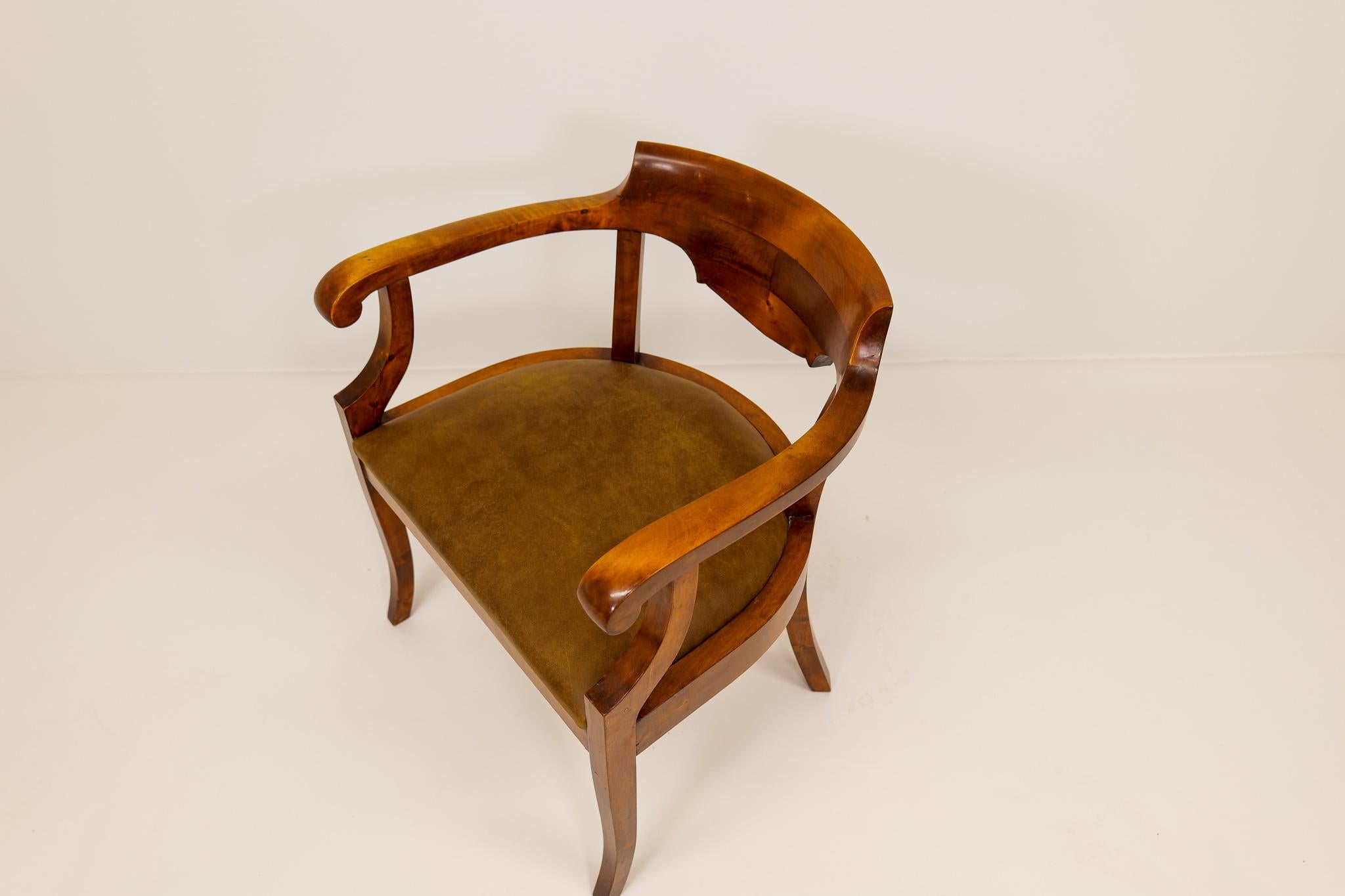 Swedish Desk Chair Birch Lacquered Mahogany Brown Sweden 1920s In Good Condition For Sale In Hillringsberg, SE