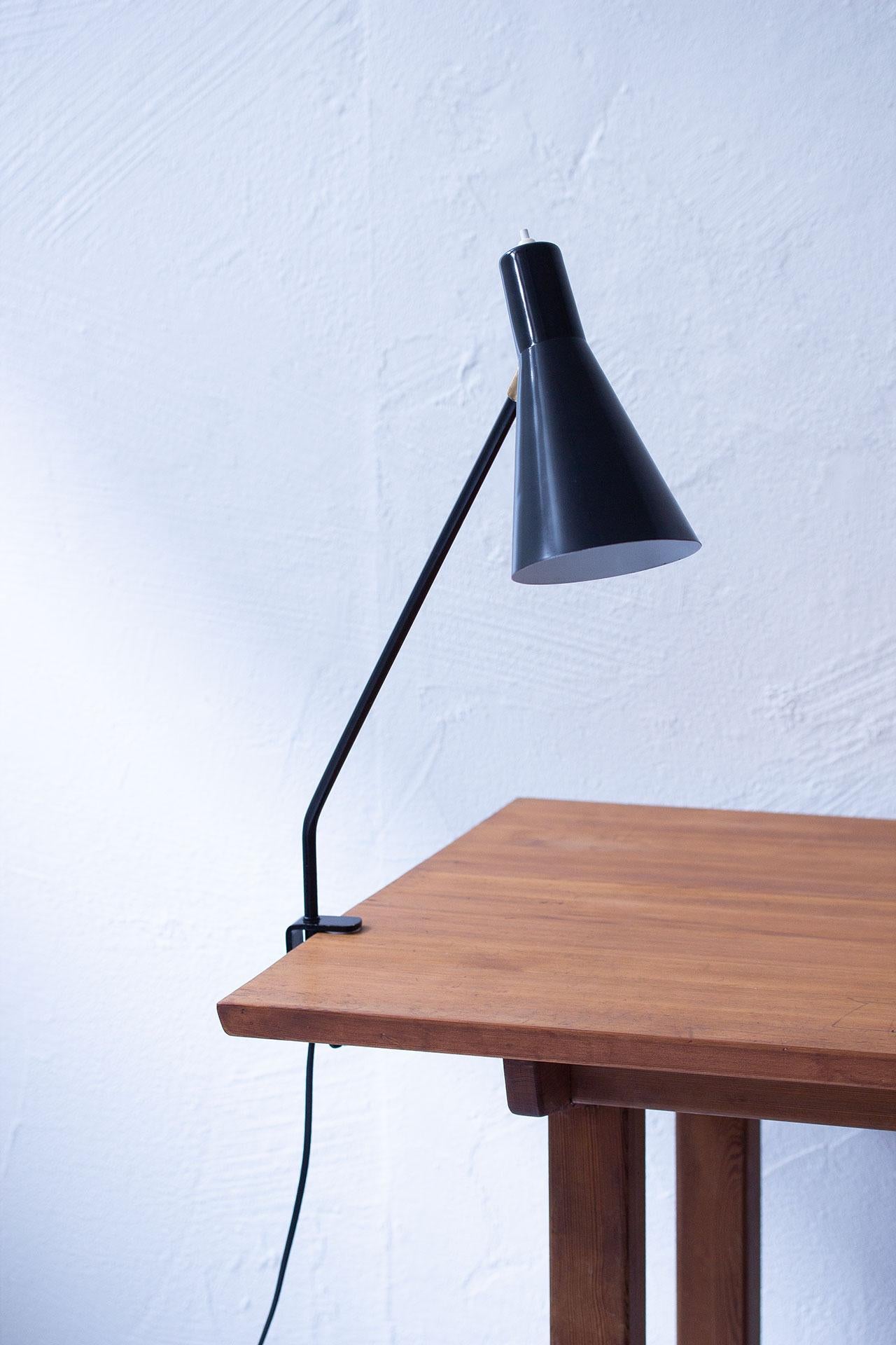 Swedish Desk Clamp Lamp by Alf Svensson for Bergboms, 1950s In Good Condition For Sale In Stockholm, SE
