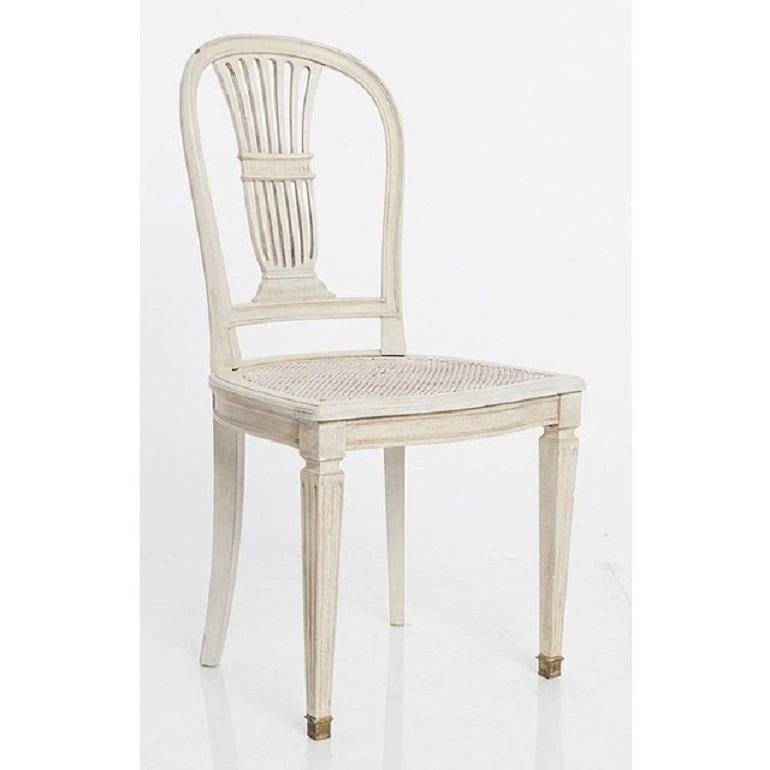 Antique White Gustavian Style Set of Six Dining Chairs In Fair Condition In South Salem, NY