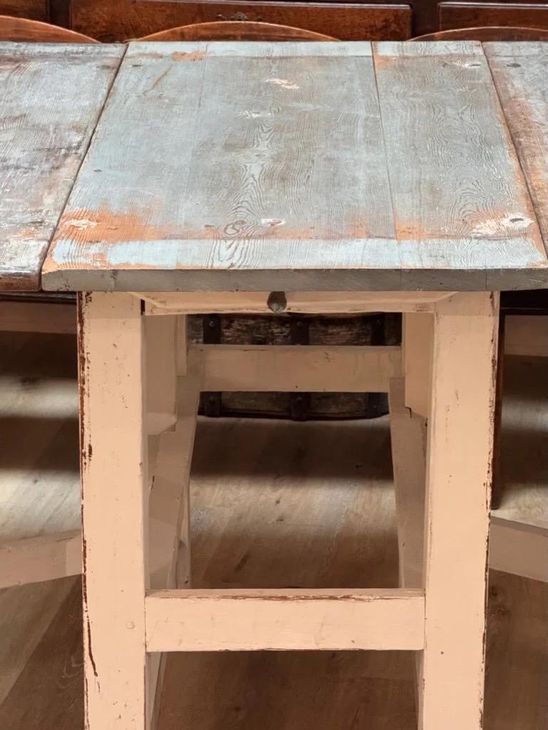 Bois Table de bordure suédoise à feuilles tombantes