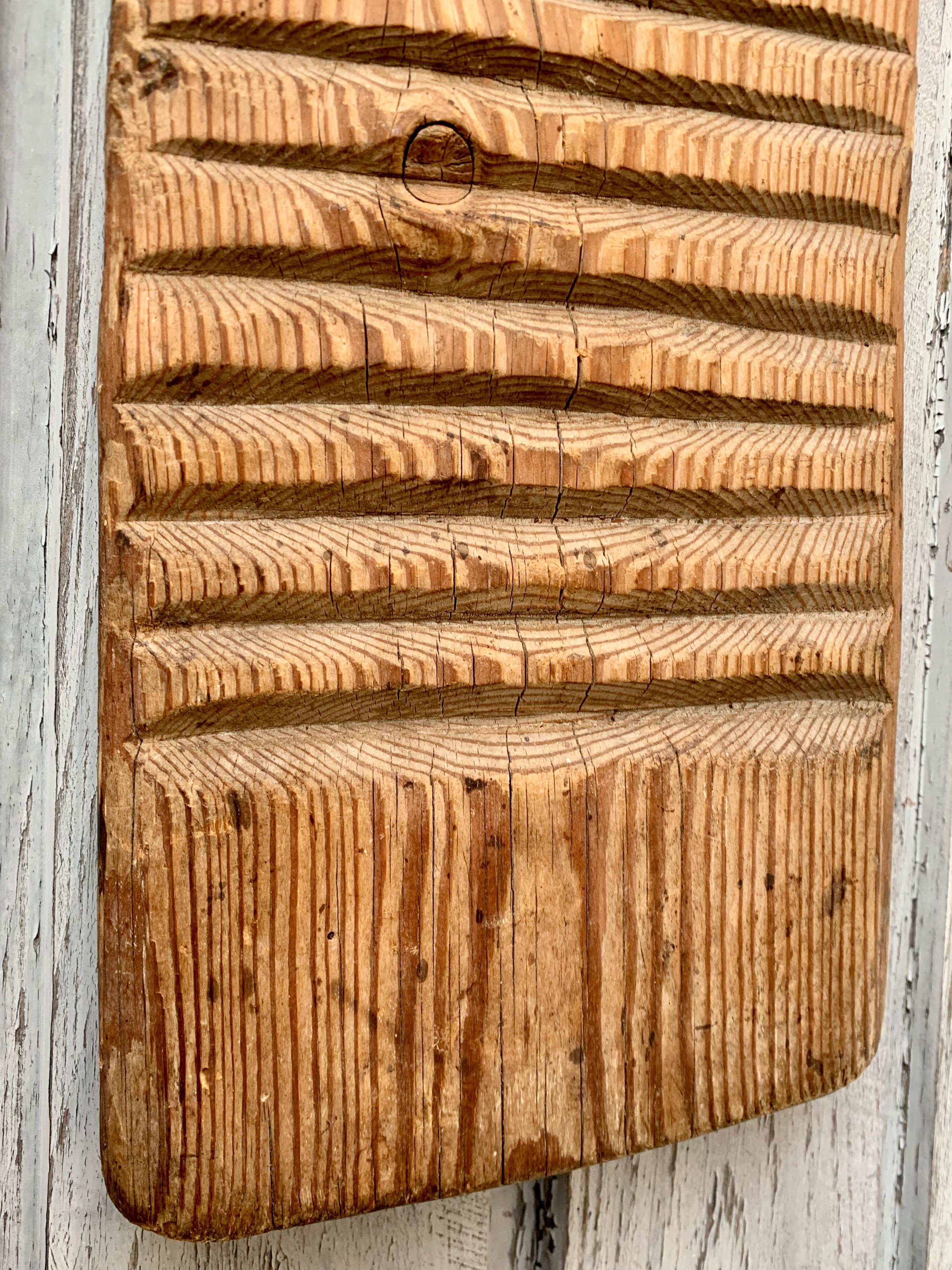 Swedish Early 19th Century Folk Art Washboard in Pine, circa 1830 1