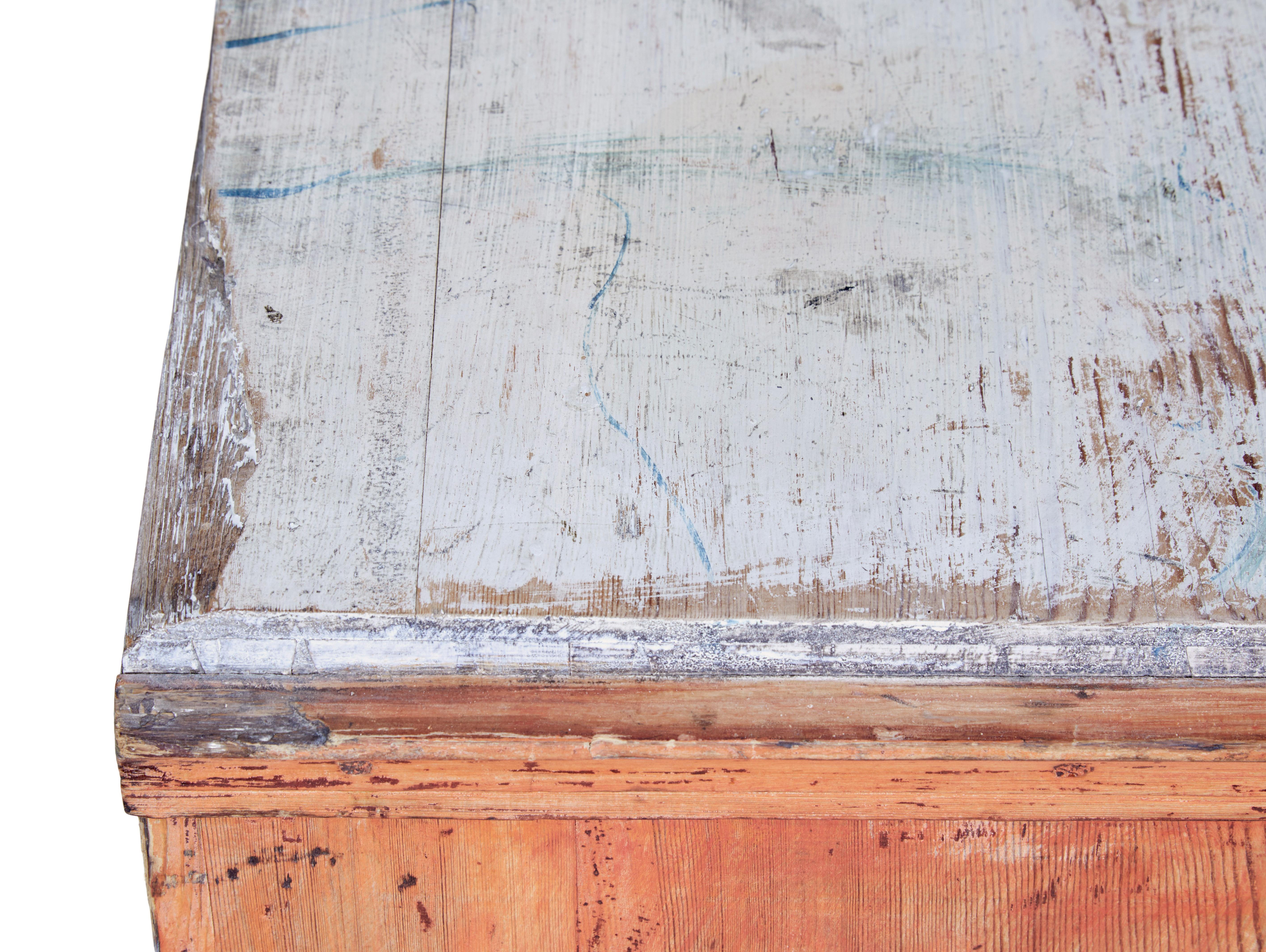 Swedish early 19th century painted pine chest of drawers For Sale 2