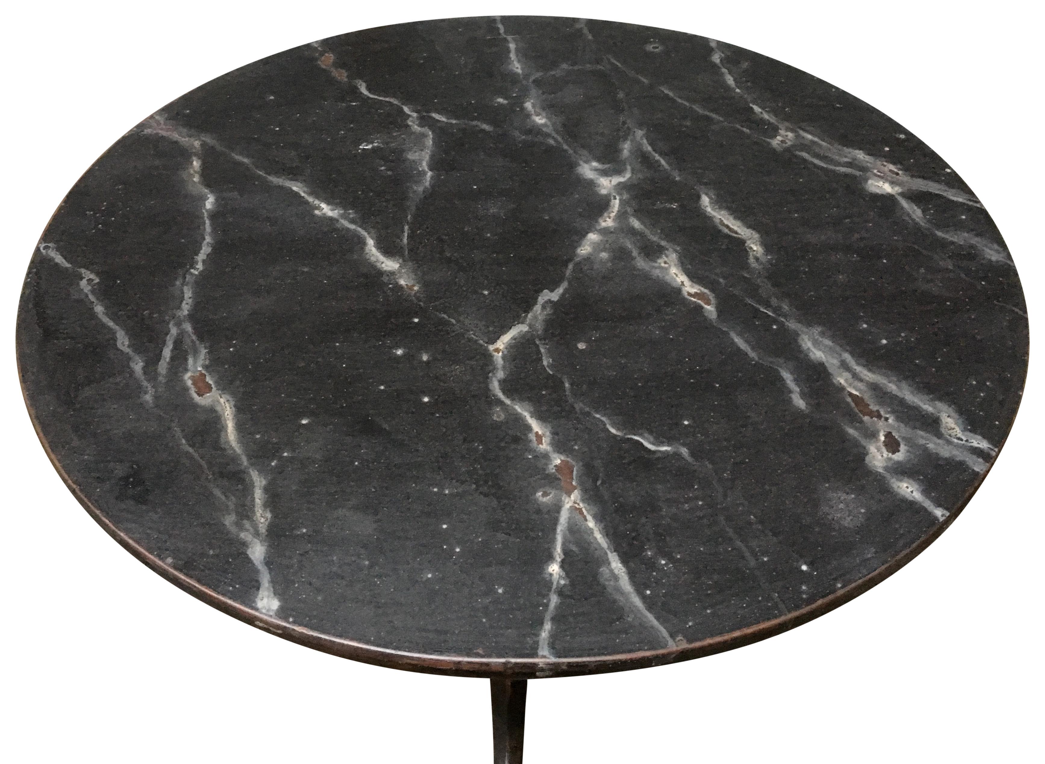 Early 19th Century Scandinavia Faux Marble Gustavian Tilt-Top Table, Sweden In Good Condition In Haddonfield, NJ