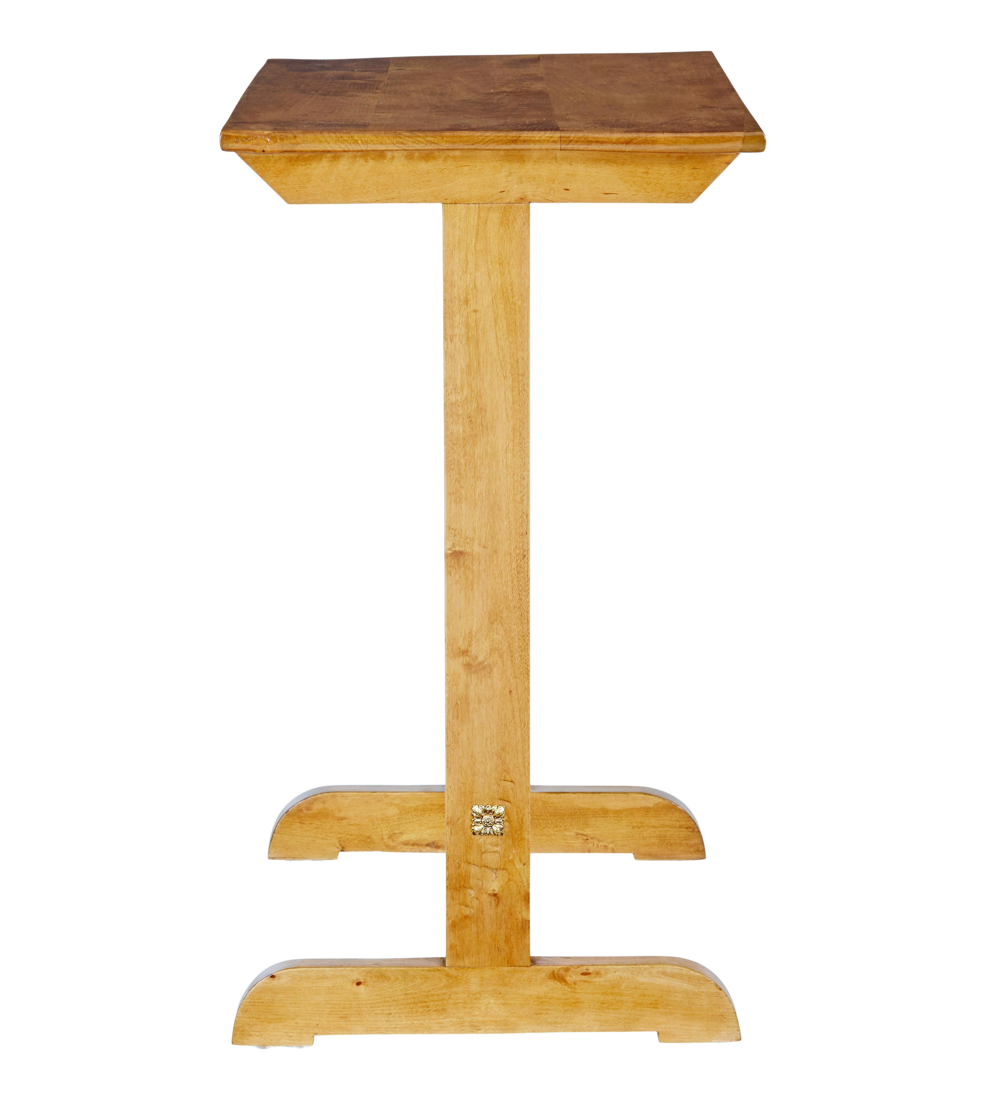 Victorian Swedish early 20th century birch side table For Sale