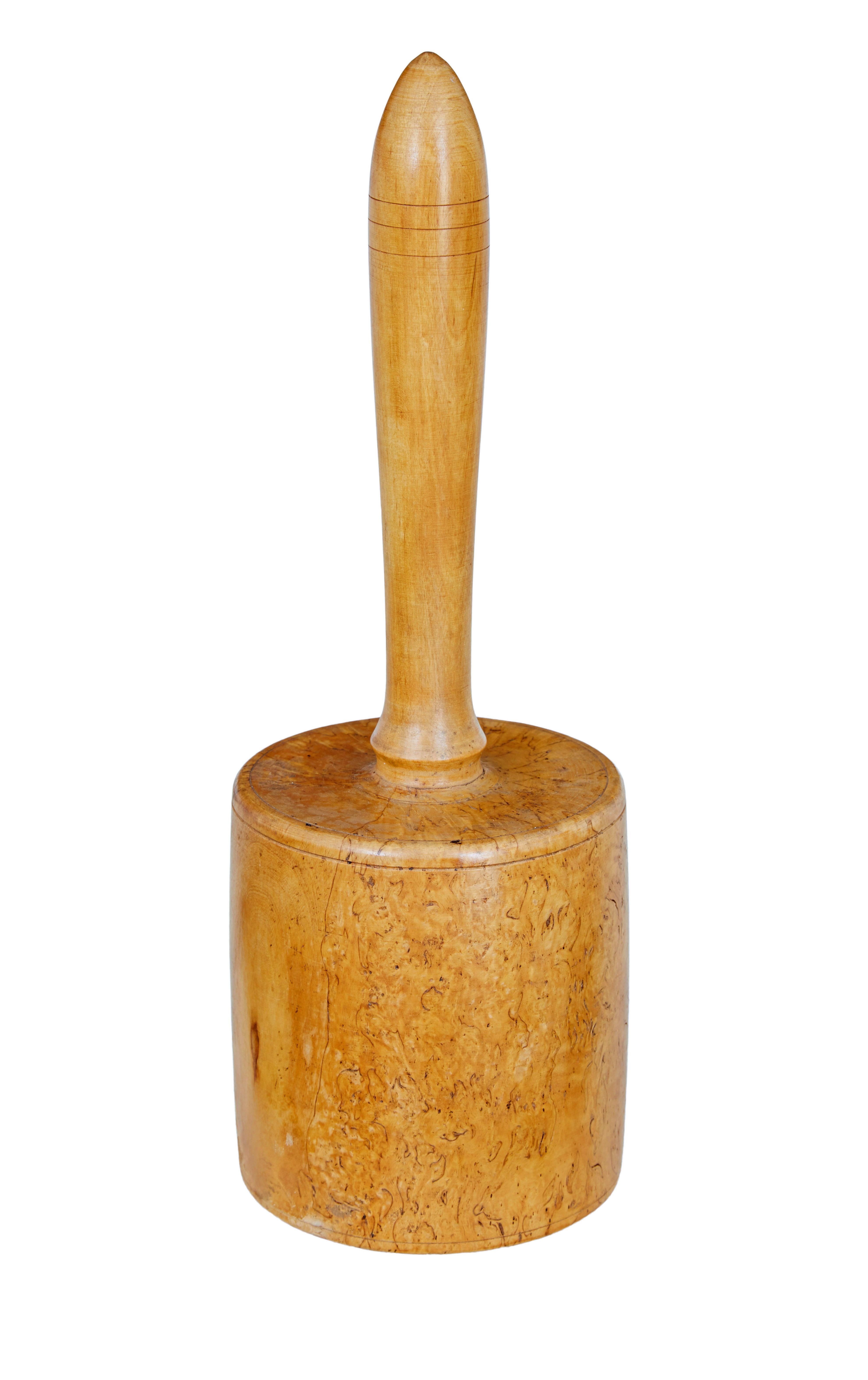 Early 20th century solid burr birch mallet circa 1900.

Turned from a solid piece of burr birch this sculptors mallet has little signs of use.  1 piece, handle with feint turned detailing.

Ideal decorative desktop item, or for further use.