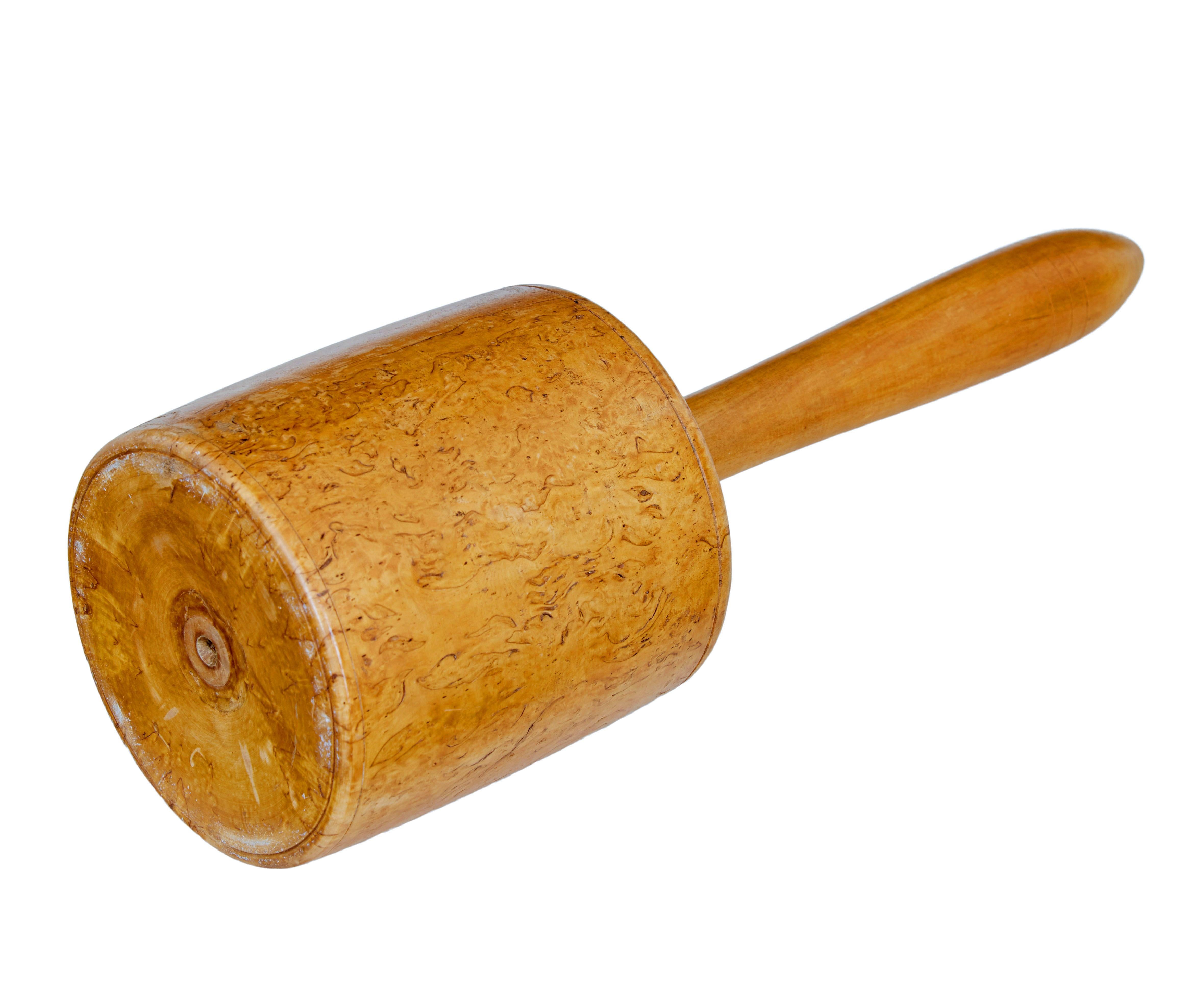 Swedish early 20th century solid burr birch mallet (Biedermeier) im Angebot