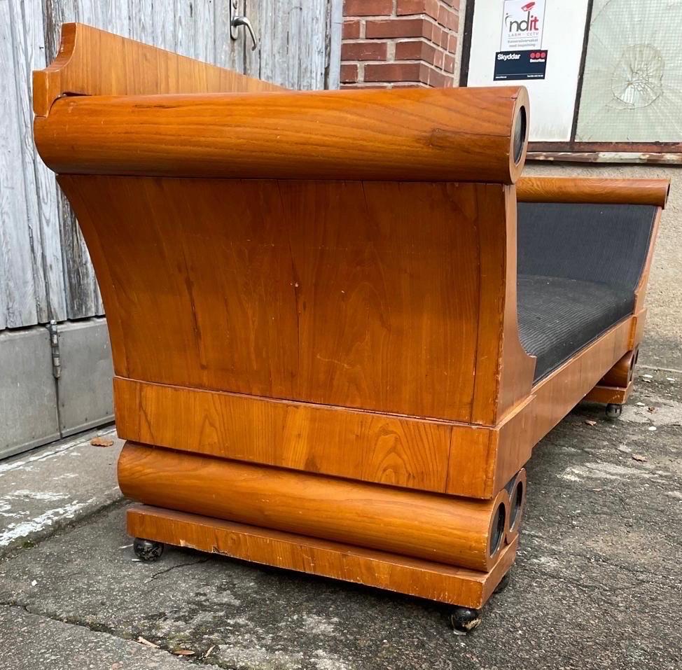 Sofa en bois de l'Empire suédois Karl Johan 19ème siècle Suède en vente 8