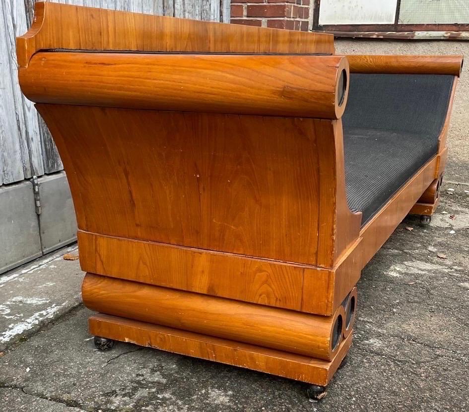 Sofa en bois de l'Empire suédois Karl Johan 19ème siècle Suède en vente 9