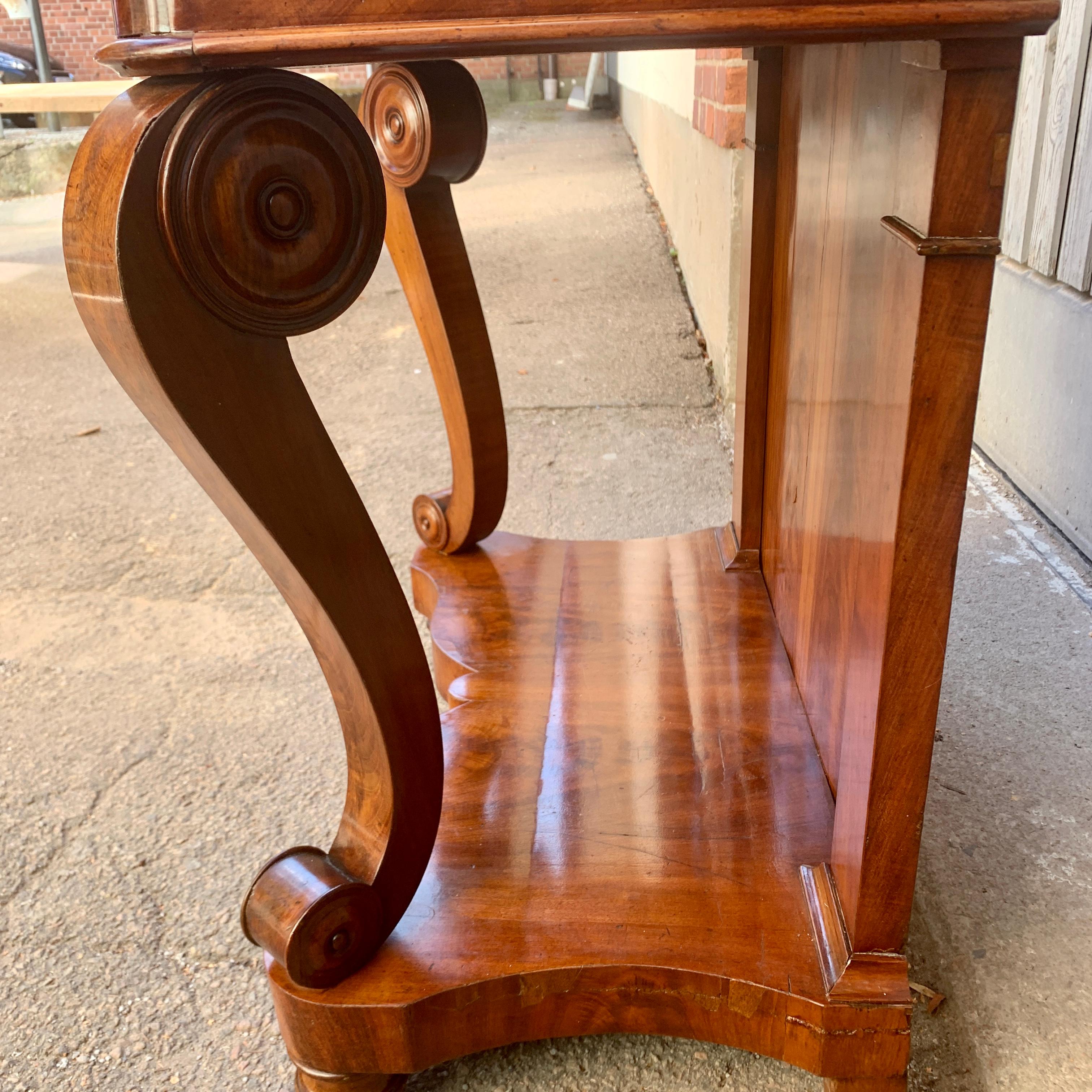 Table console suédoise style Empire en acajou en vente 9