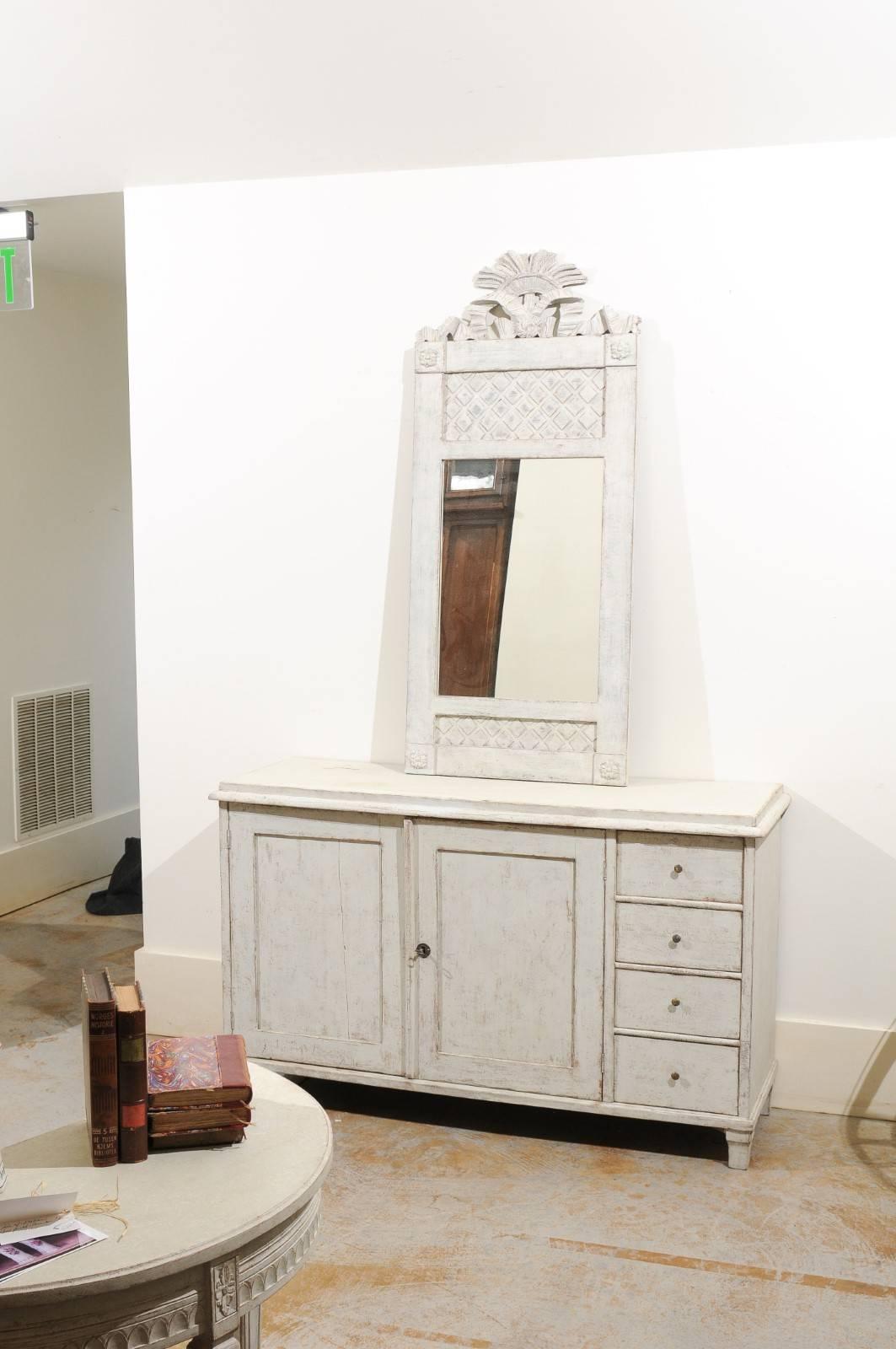 Swedish Empire Period 1820s Painted Mirror with Carved Crest and Checkered Panel In Good Condition In Atlanta, GA